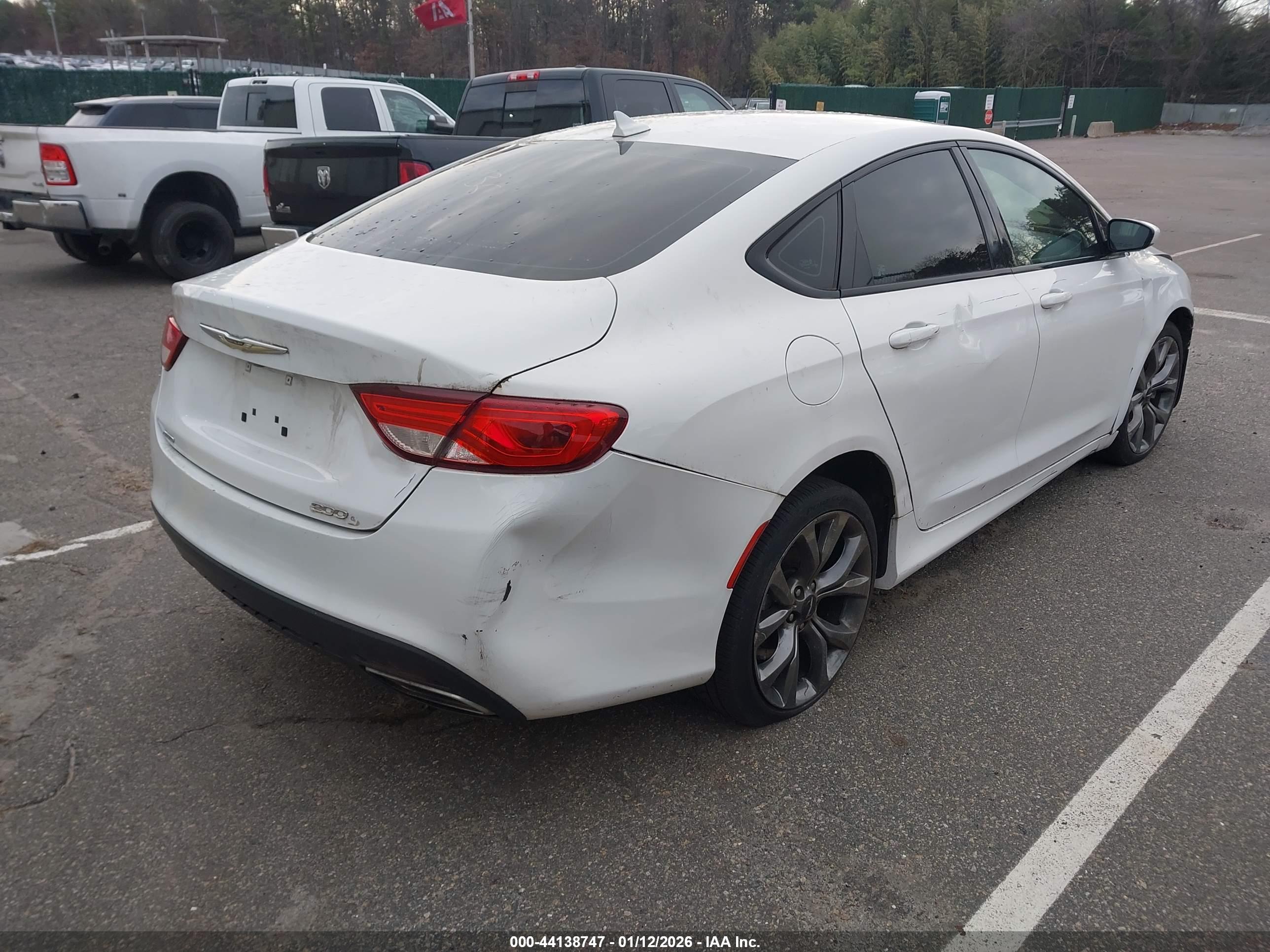 CHRYSLER 200 image 6