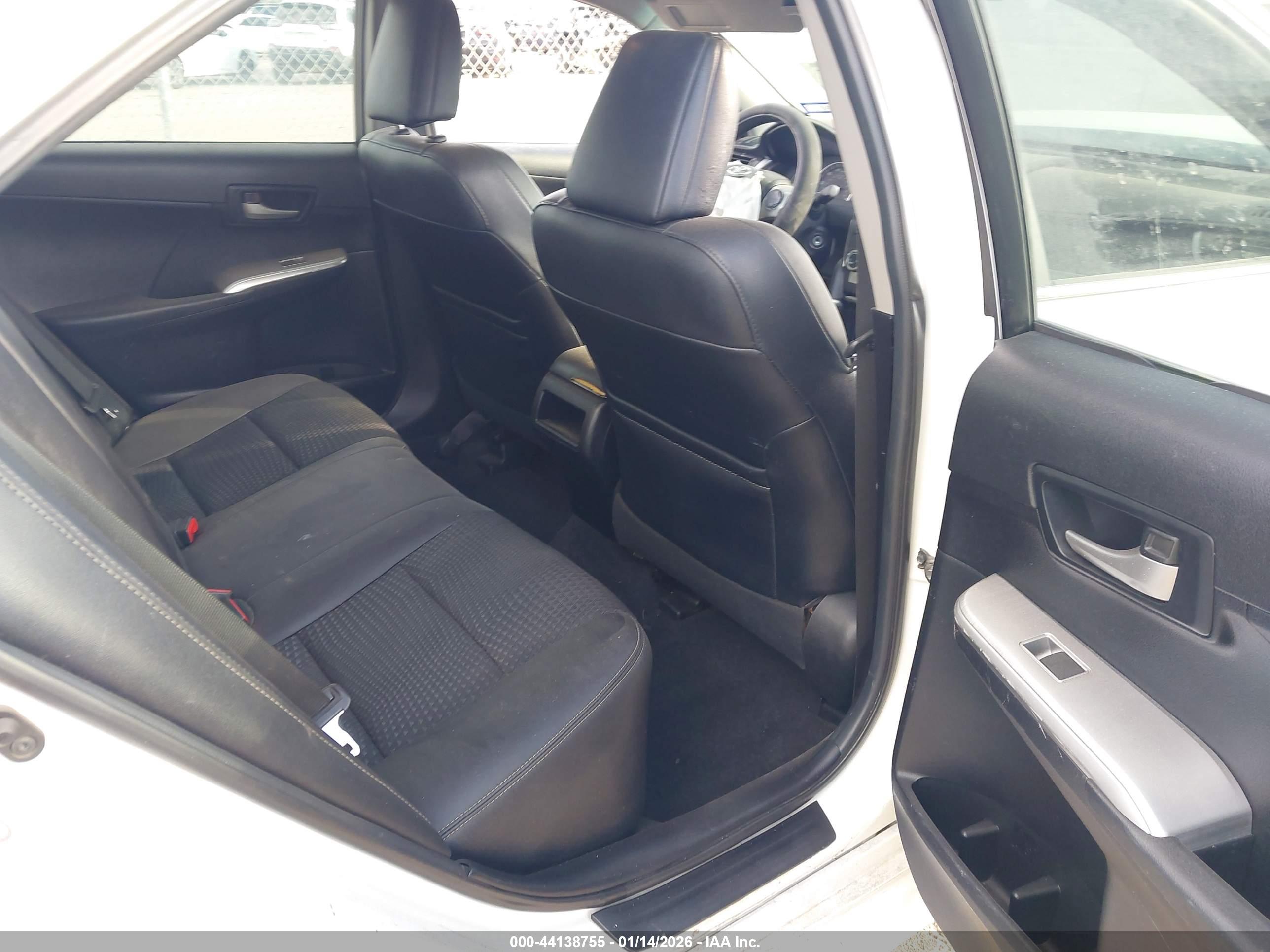 TOYOTA CAMRY image 8