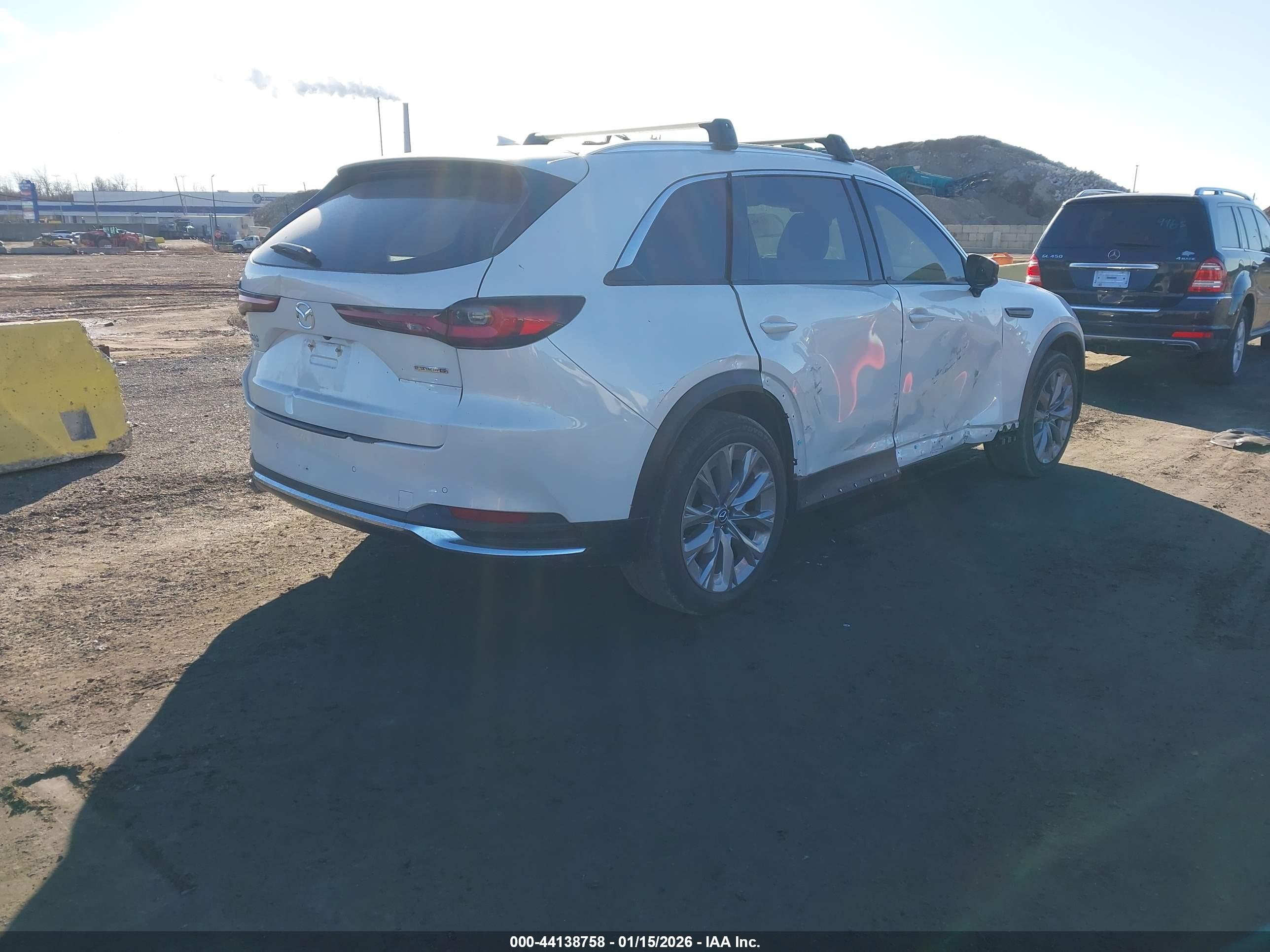 MAZDA CX-90 image 4
