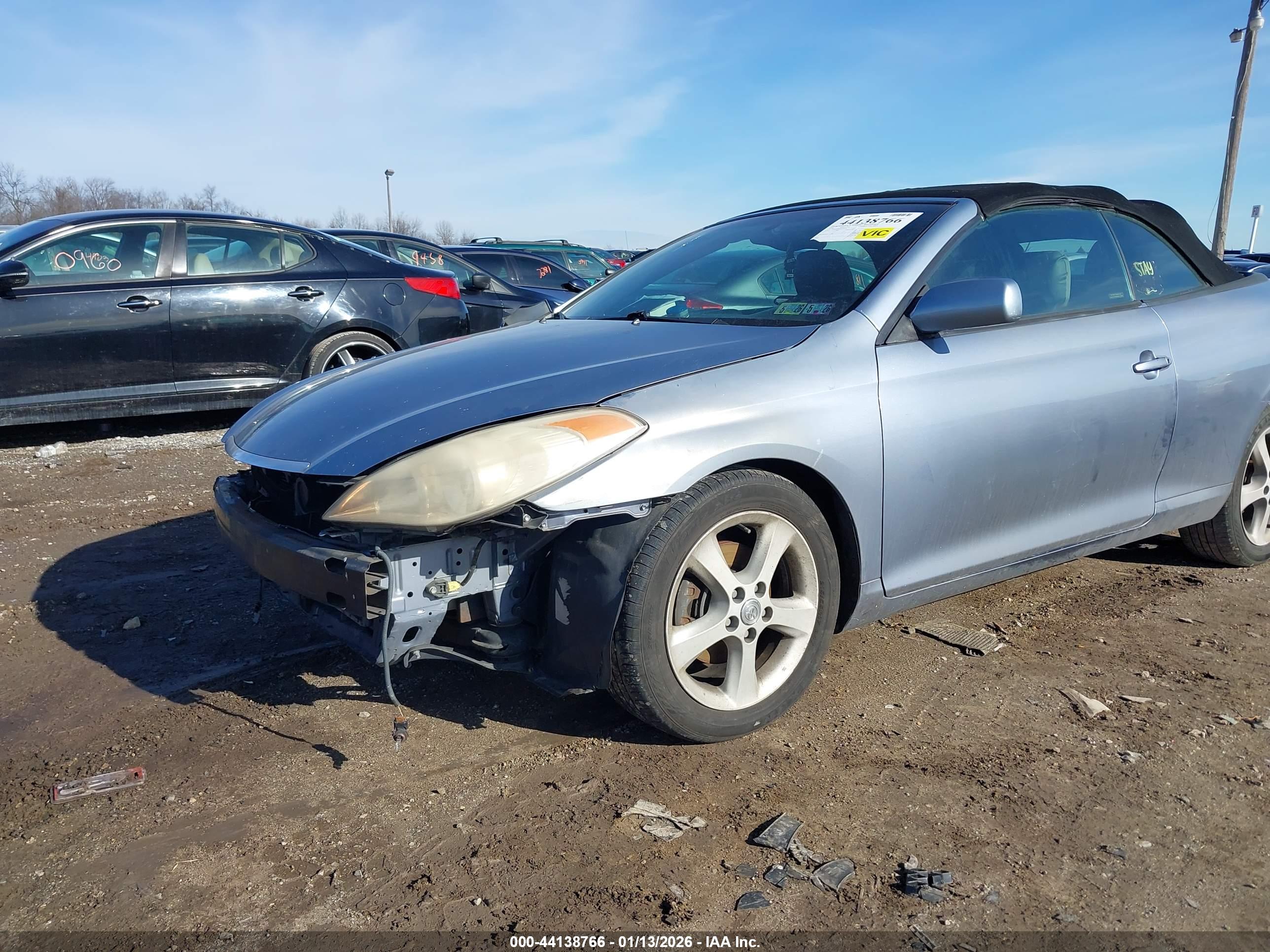 TOYOTA CAMRY image 6
