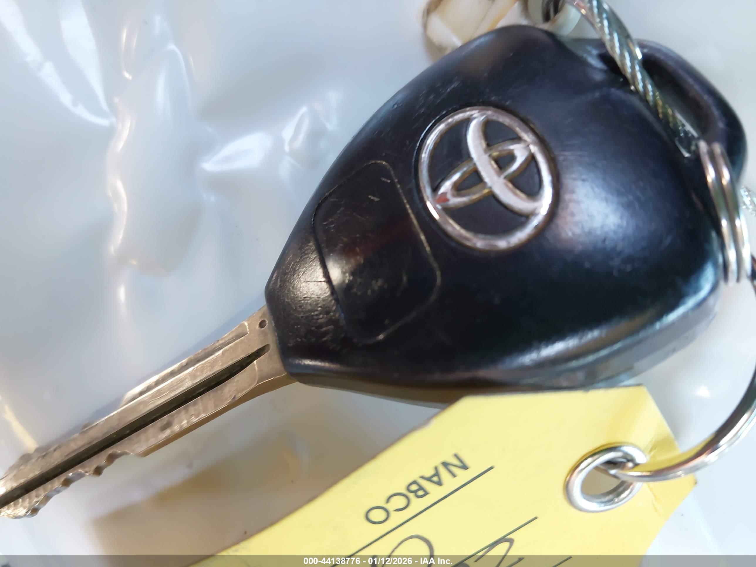 TOYOTA CAMRY image 11