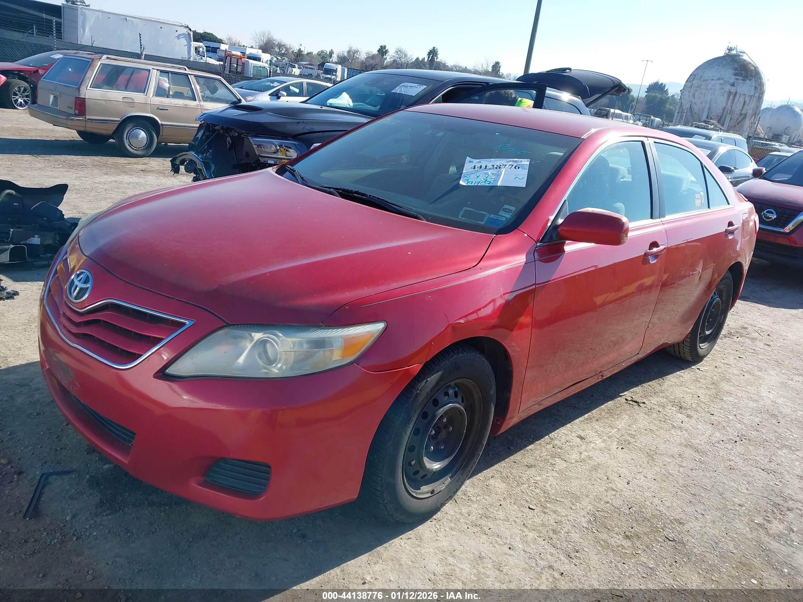 TOYOTA CAMRY image 2