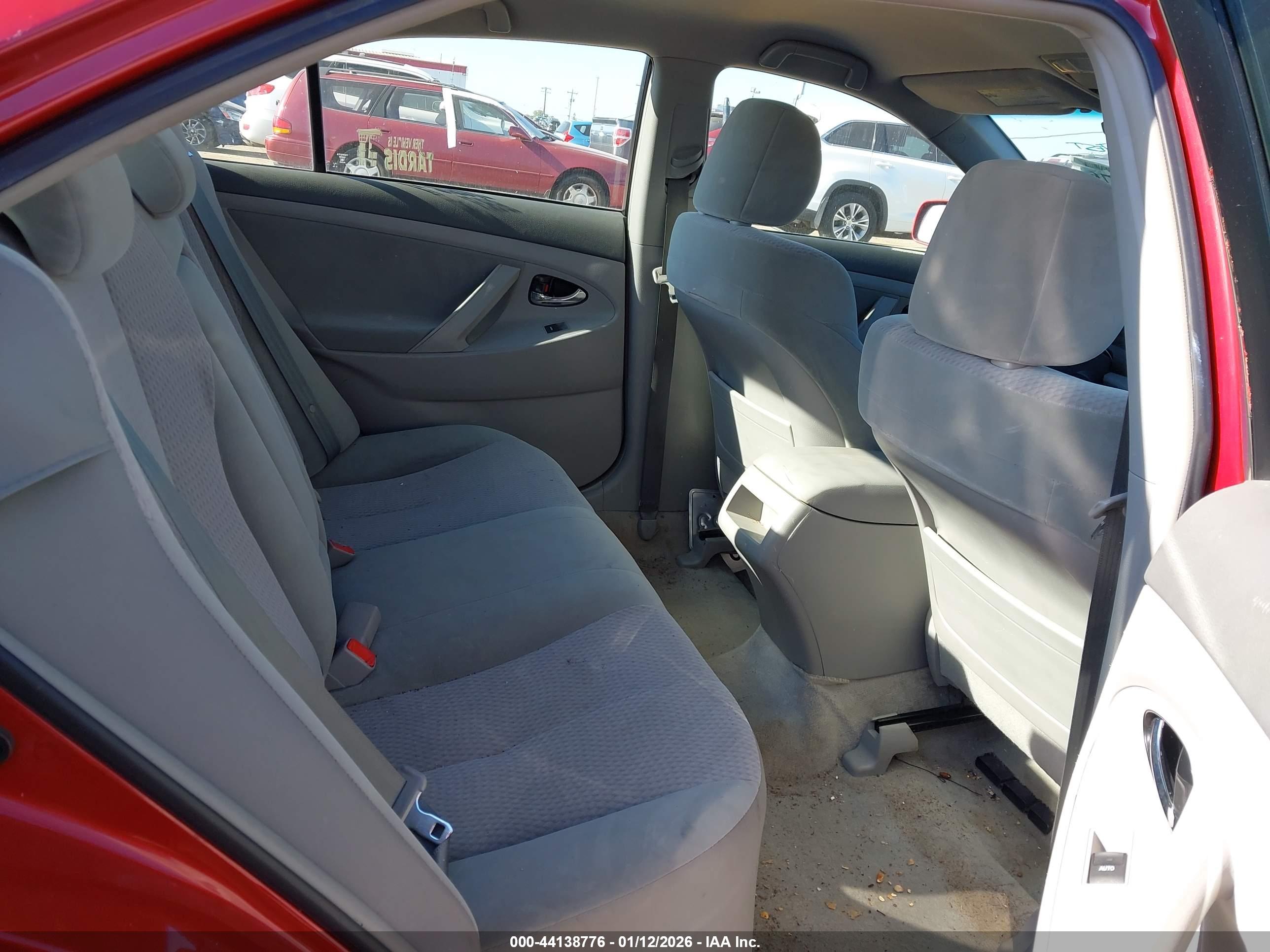 TOYOTA CAMRY image 8