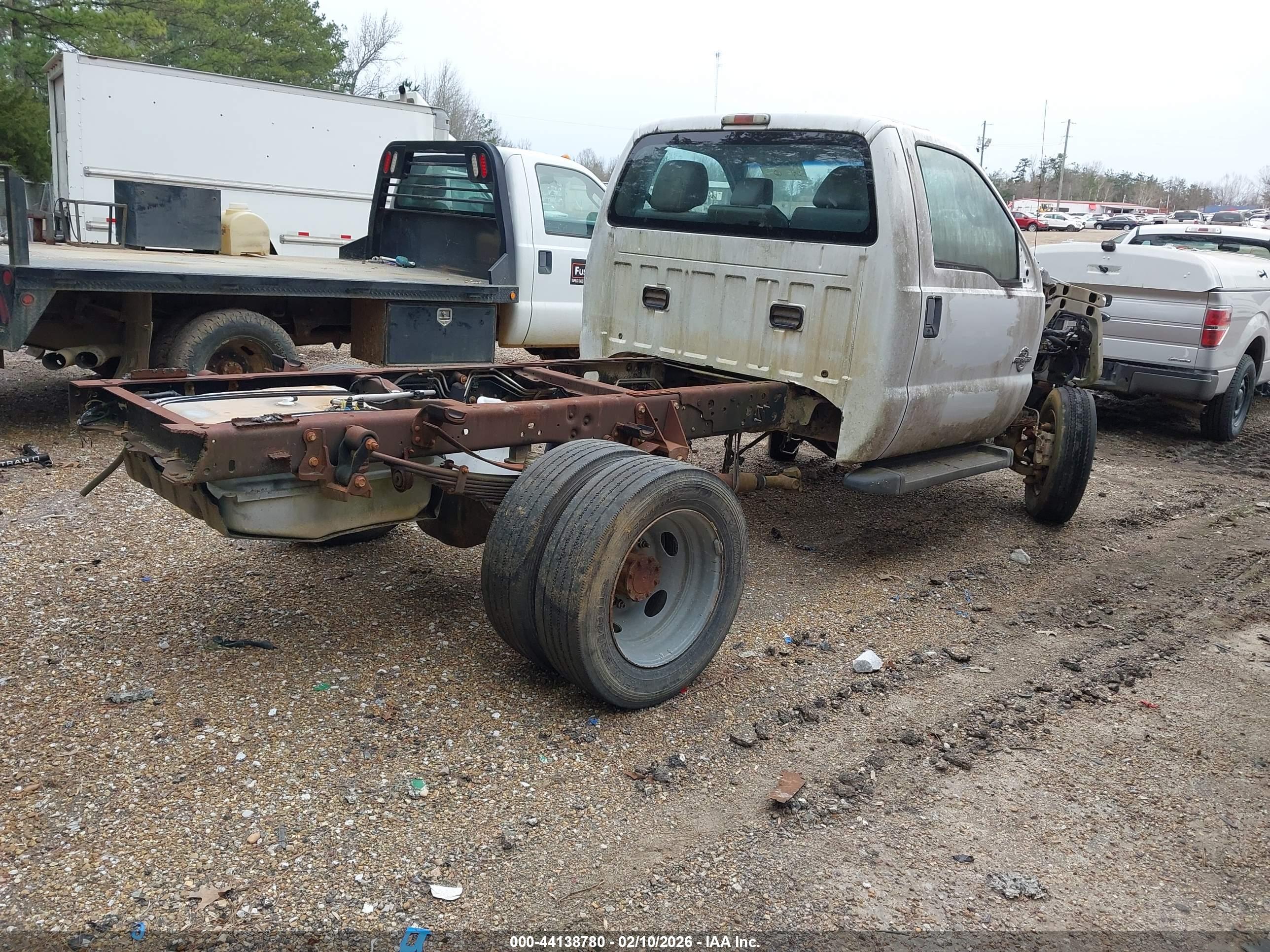 FORD F-550 image 4