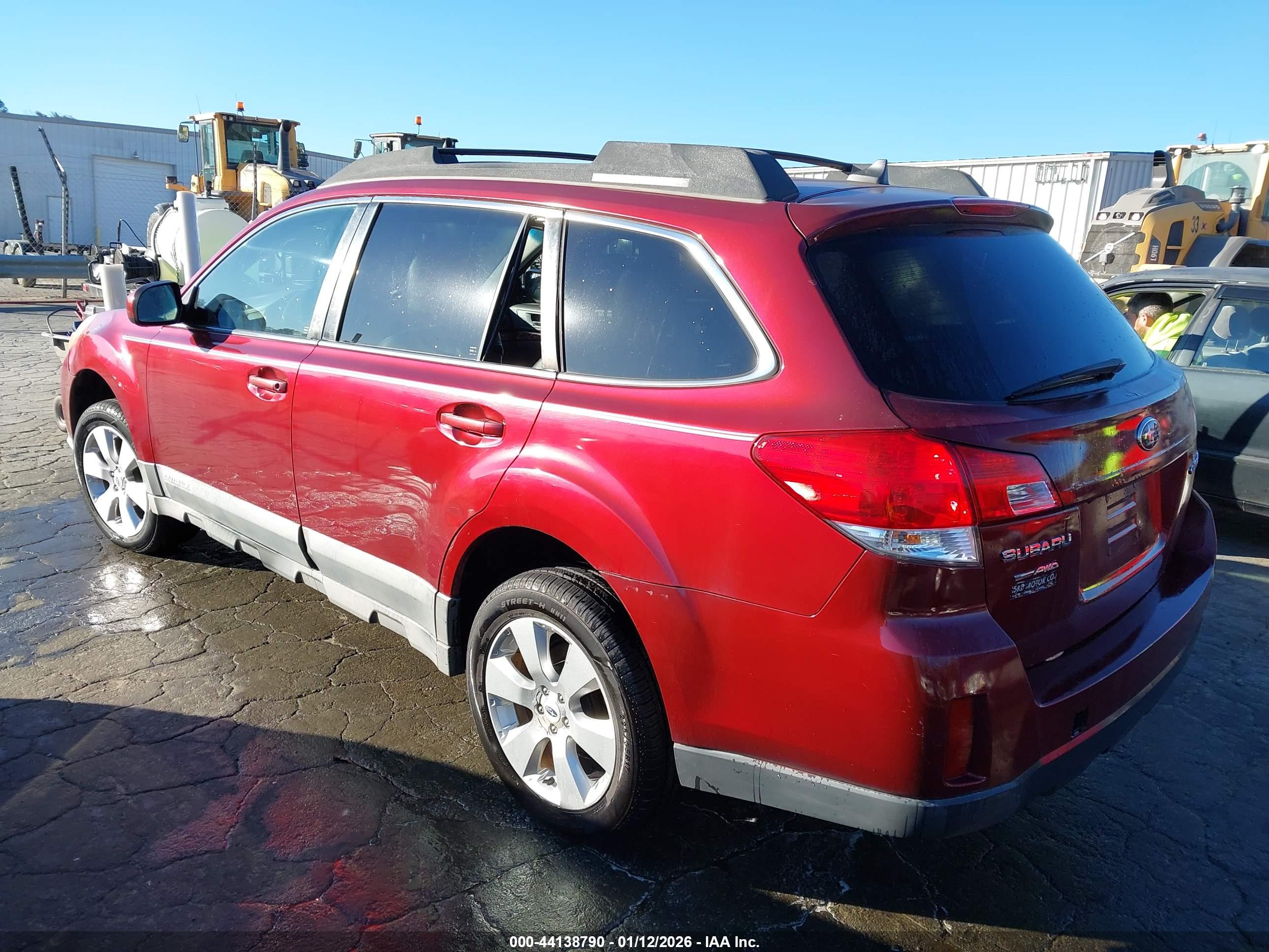SUBARU OUTBACK image 3