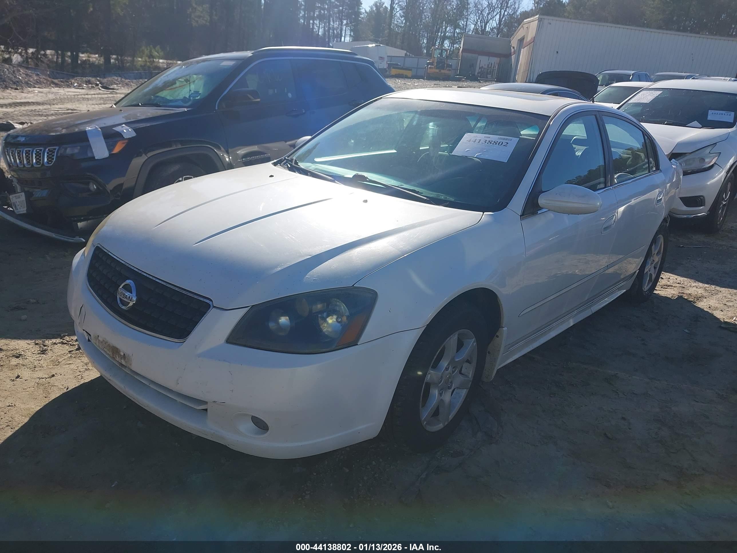 NISSAN ALTIMA image 2