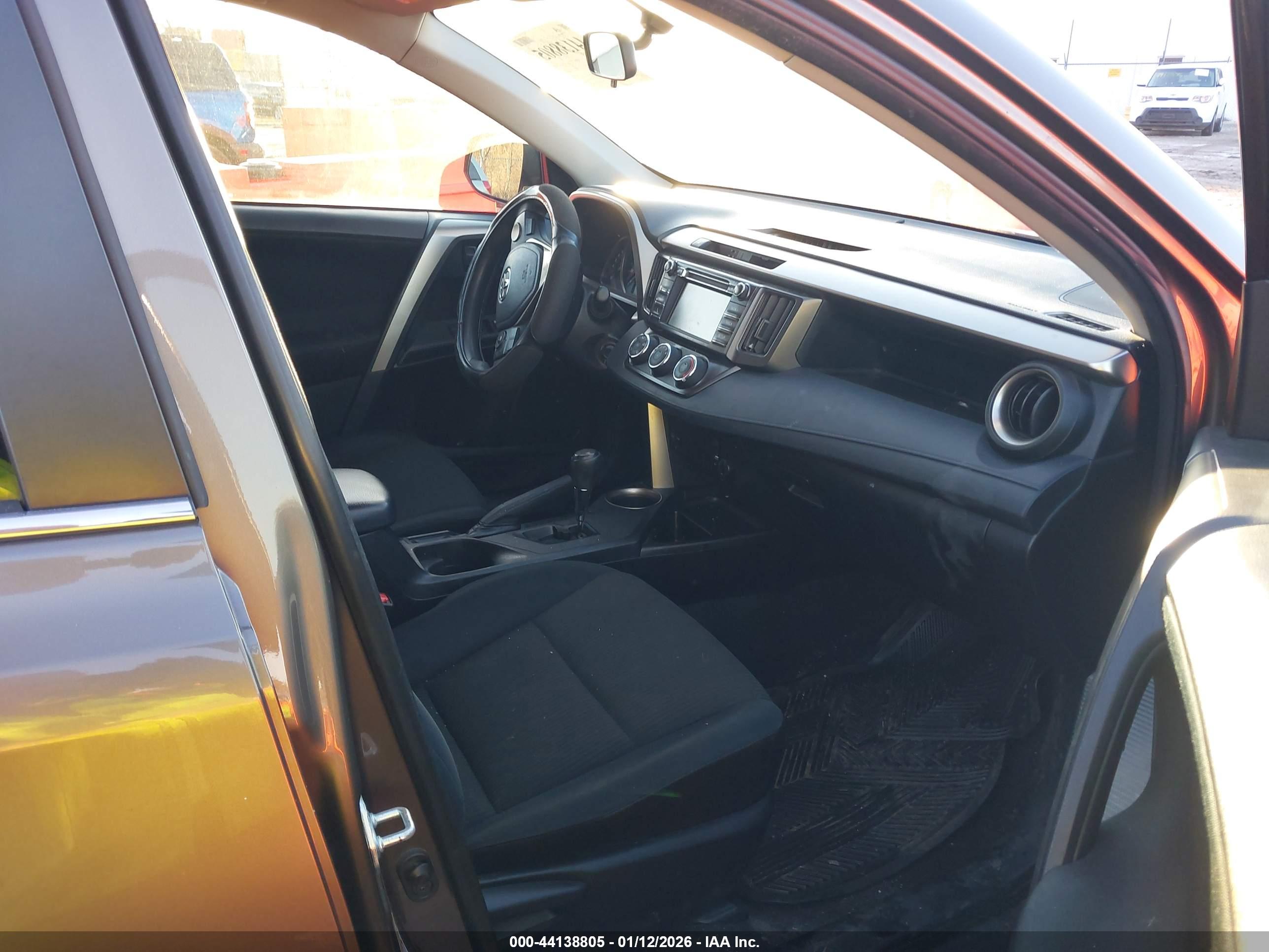 TOYOTA RAV4 image 5