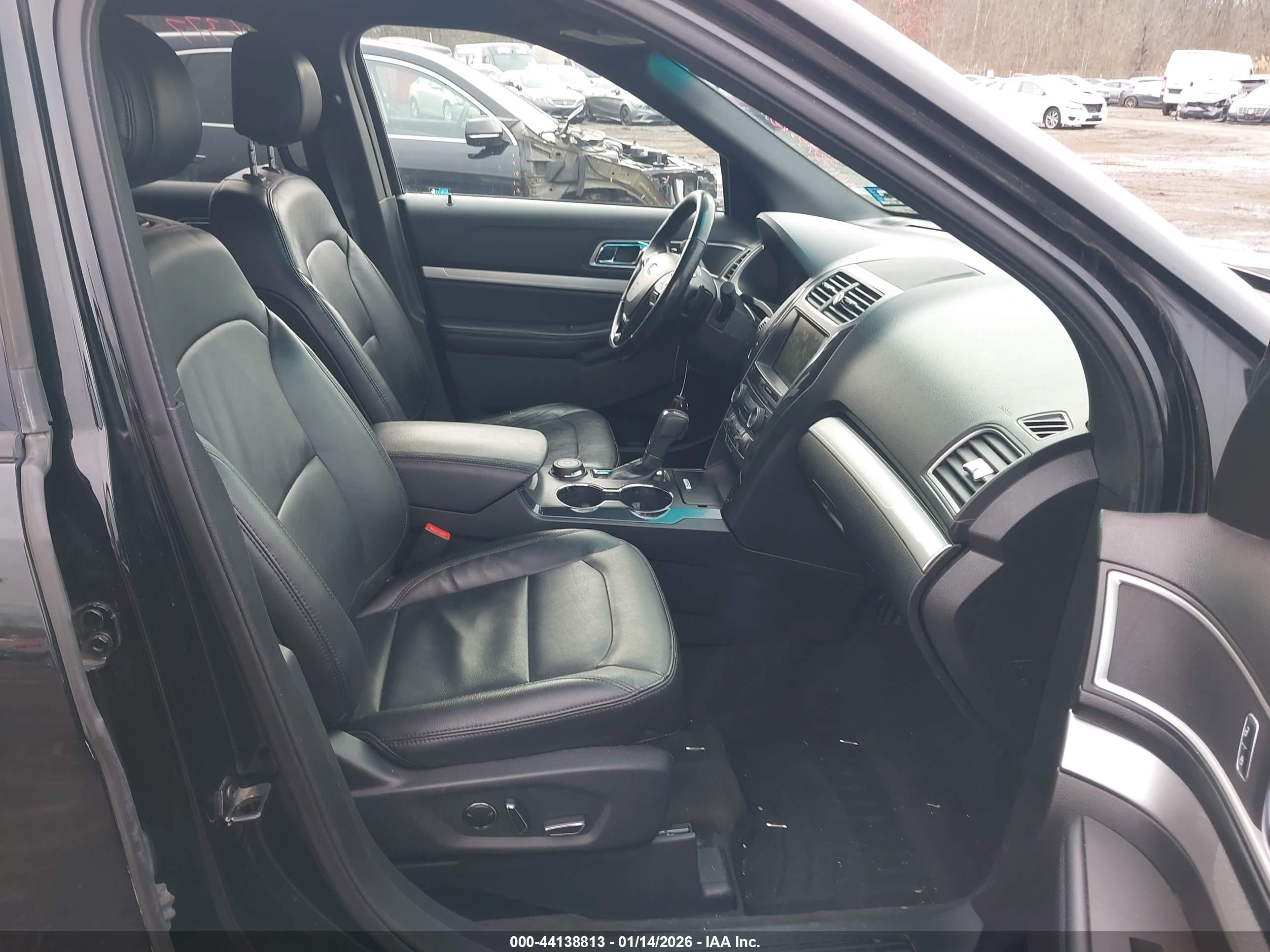 FORD EXPLORER image 5