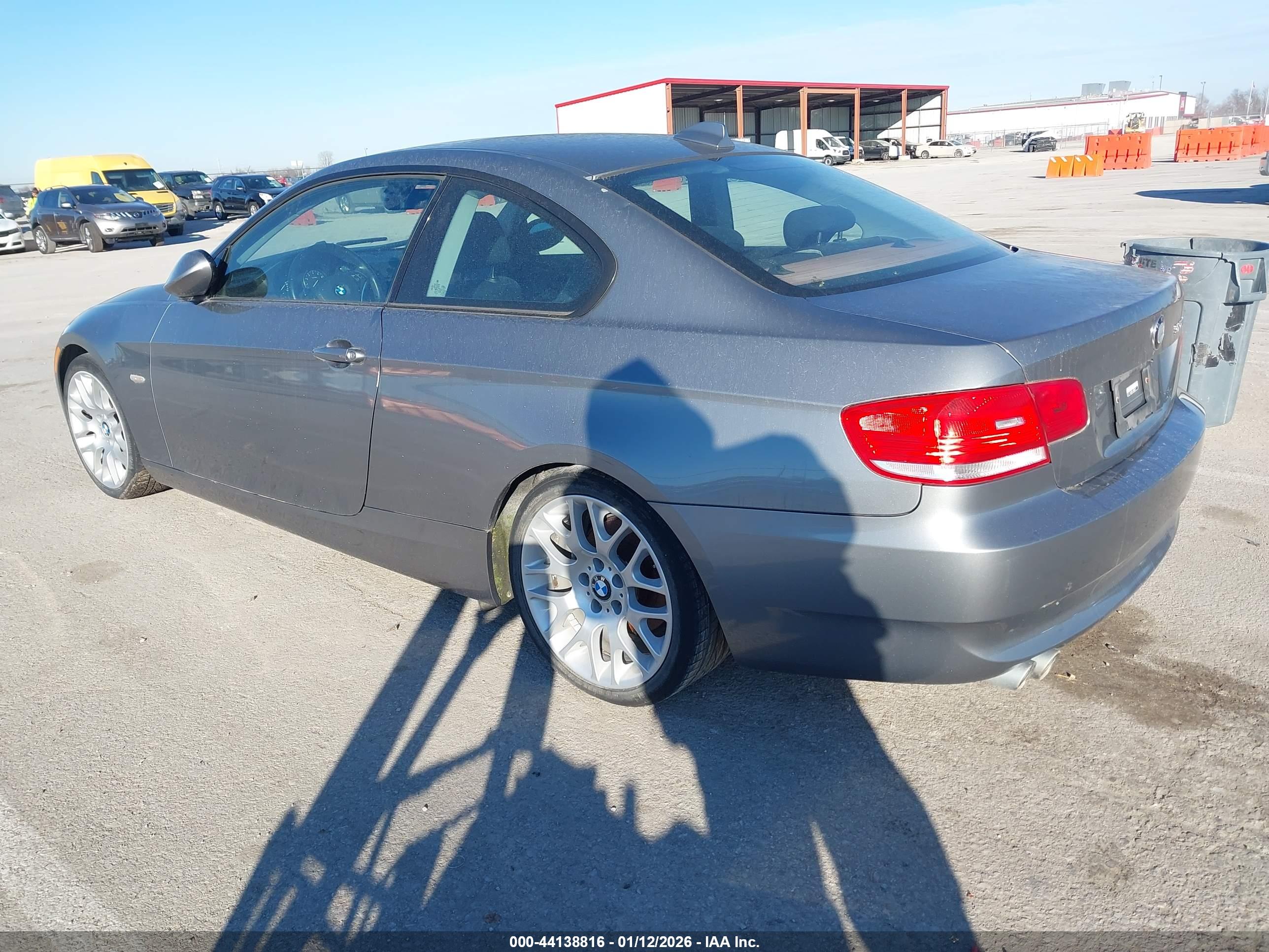 BMW 328I image 3