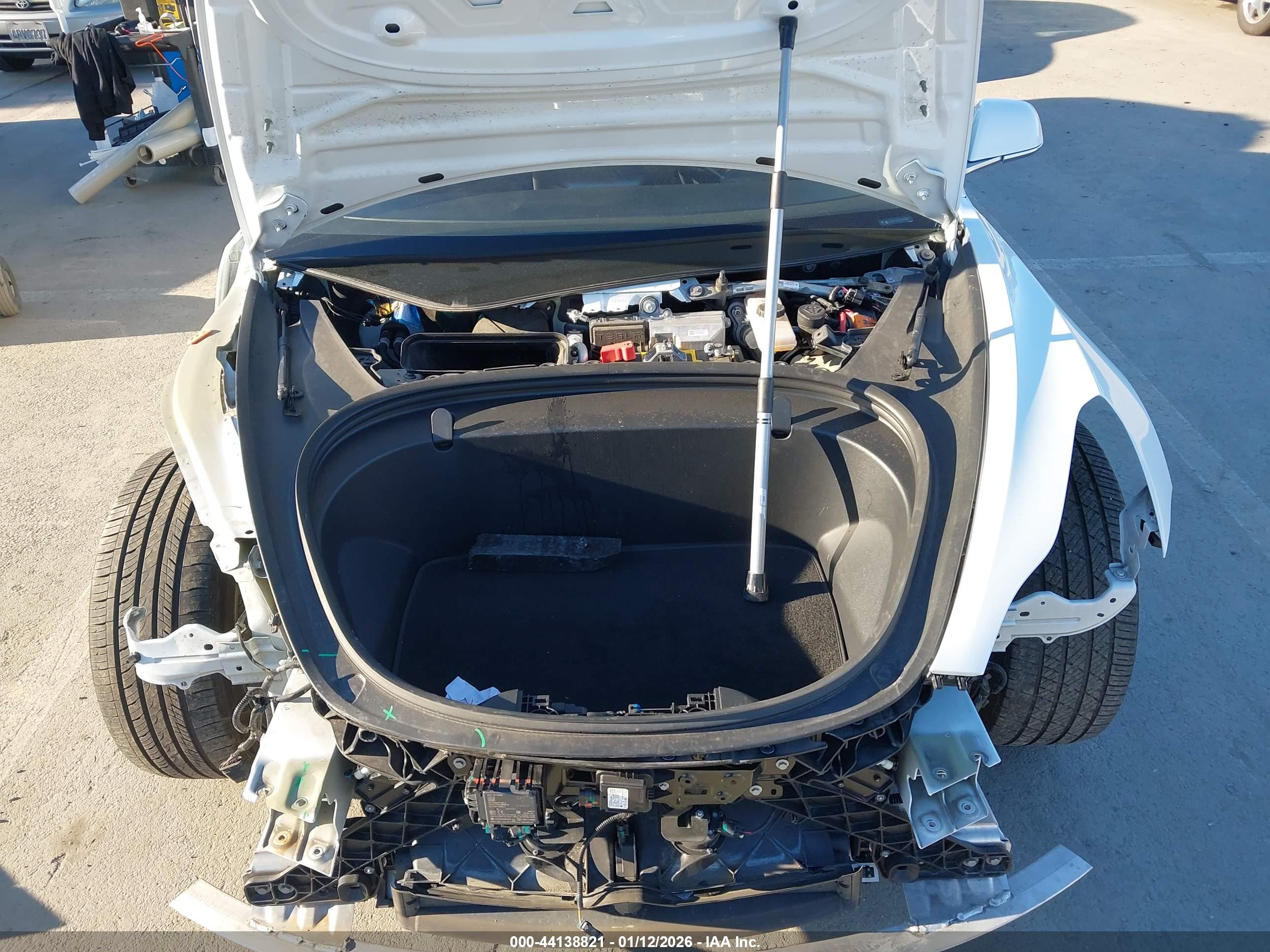 TESLA MODEL image 10