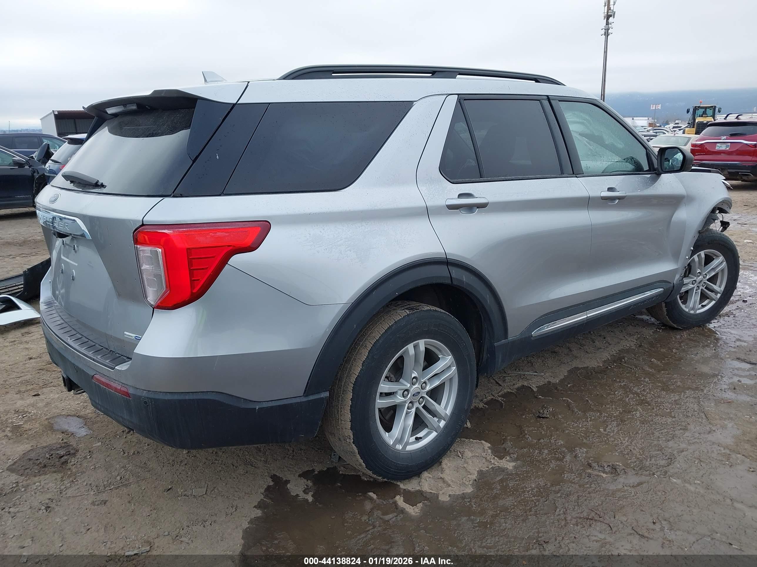 FORD EXPLORER image 4