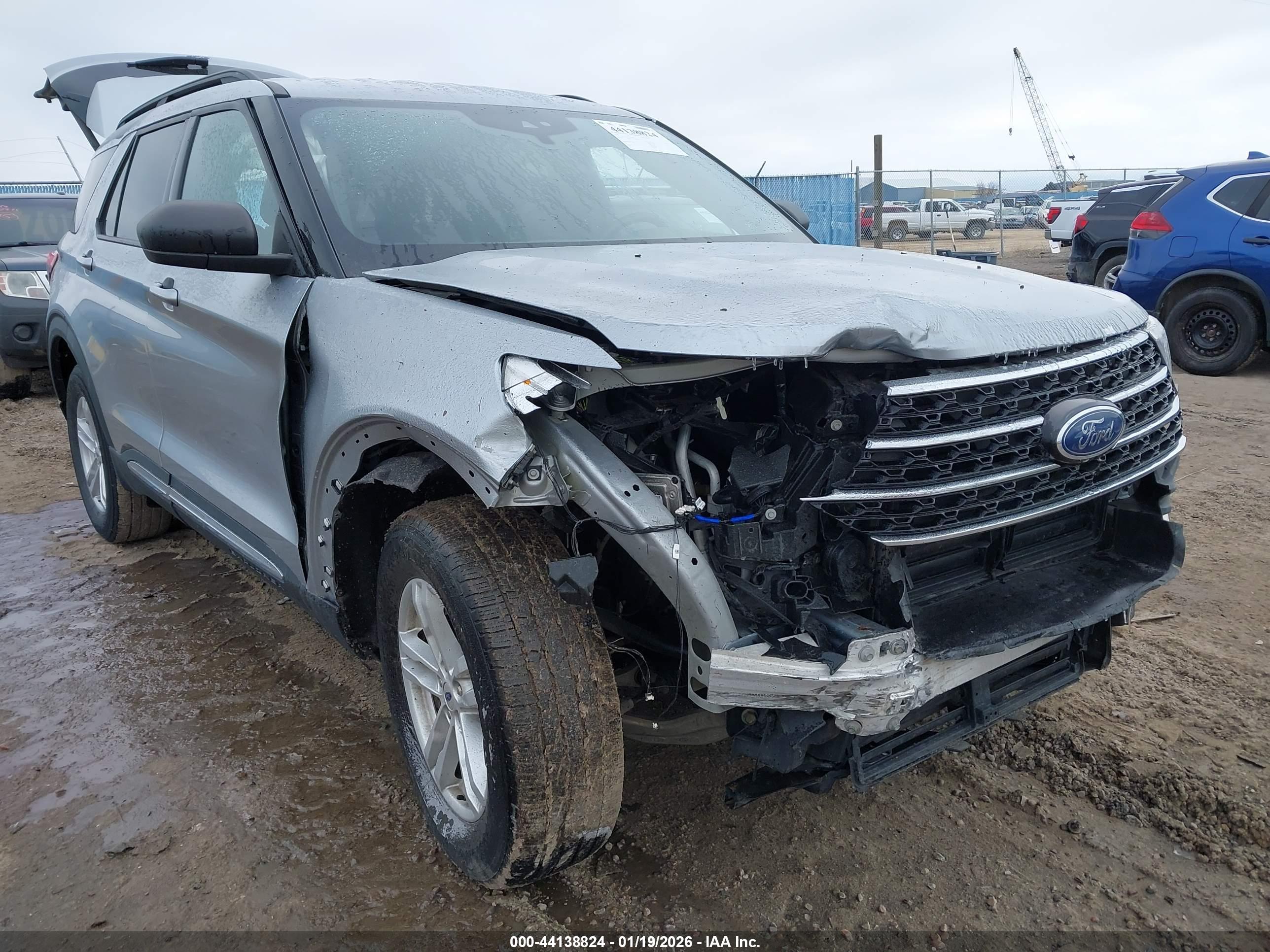 FORD EXPLORER image 6