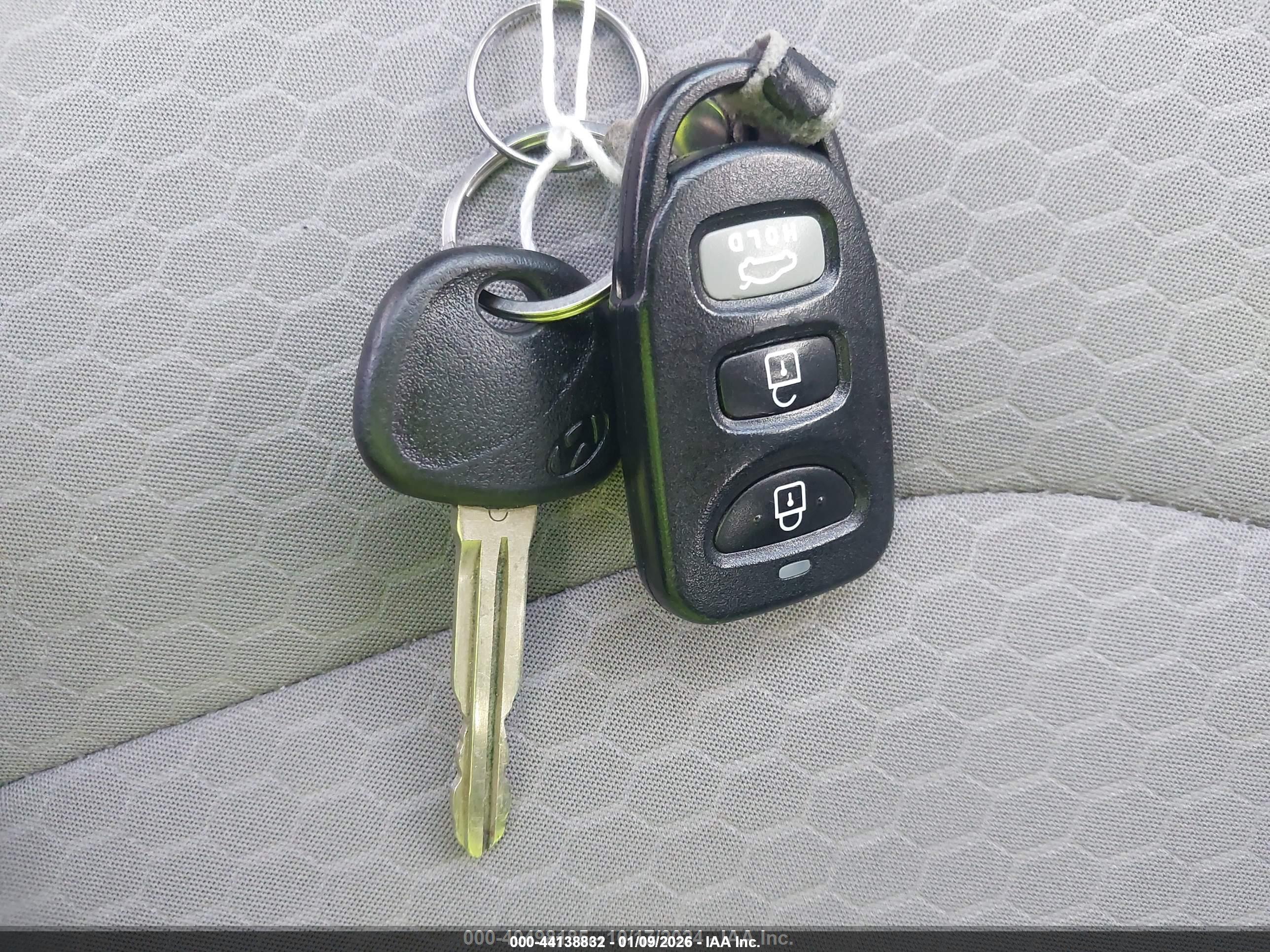 HYUNDAI ELANTRA image 11