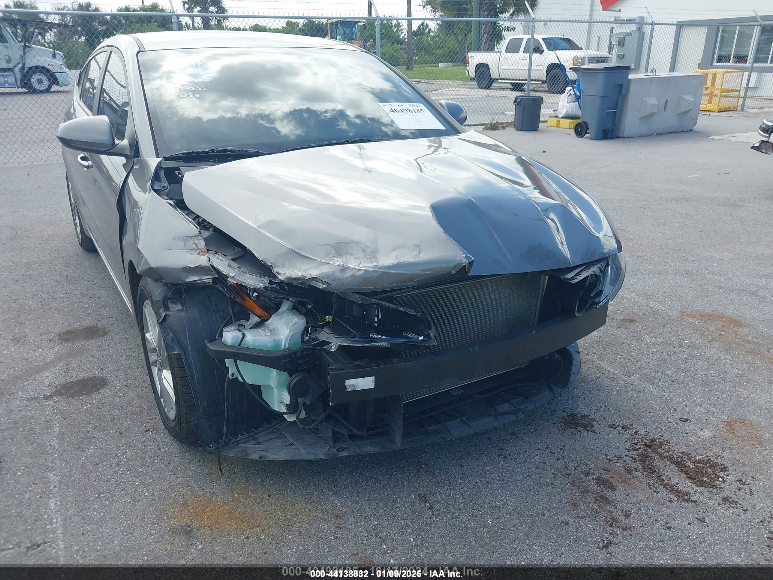 HYUNDAI ELANTRA image 6
