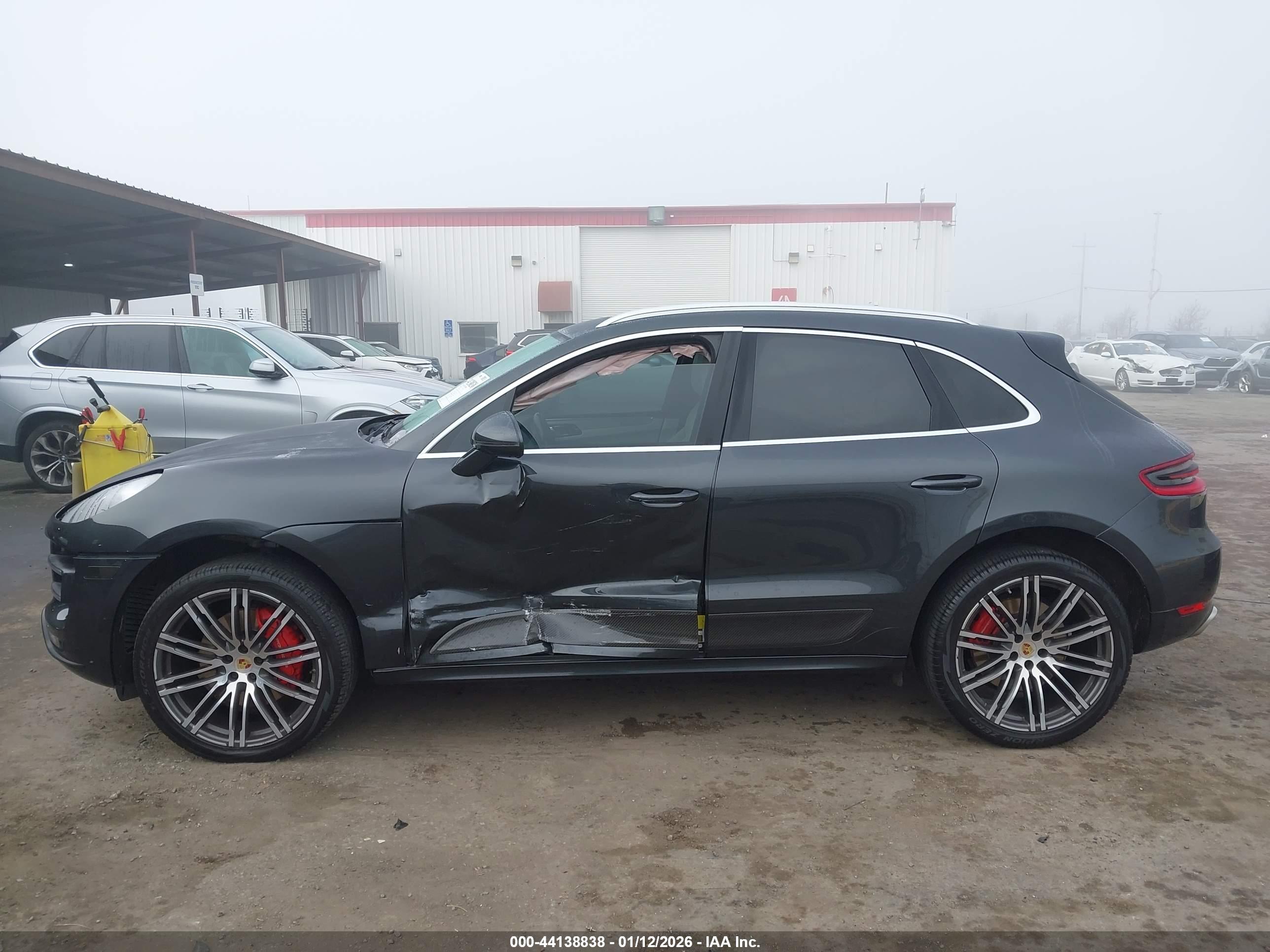 PORSCHE MACAN image 6