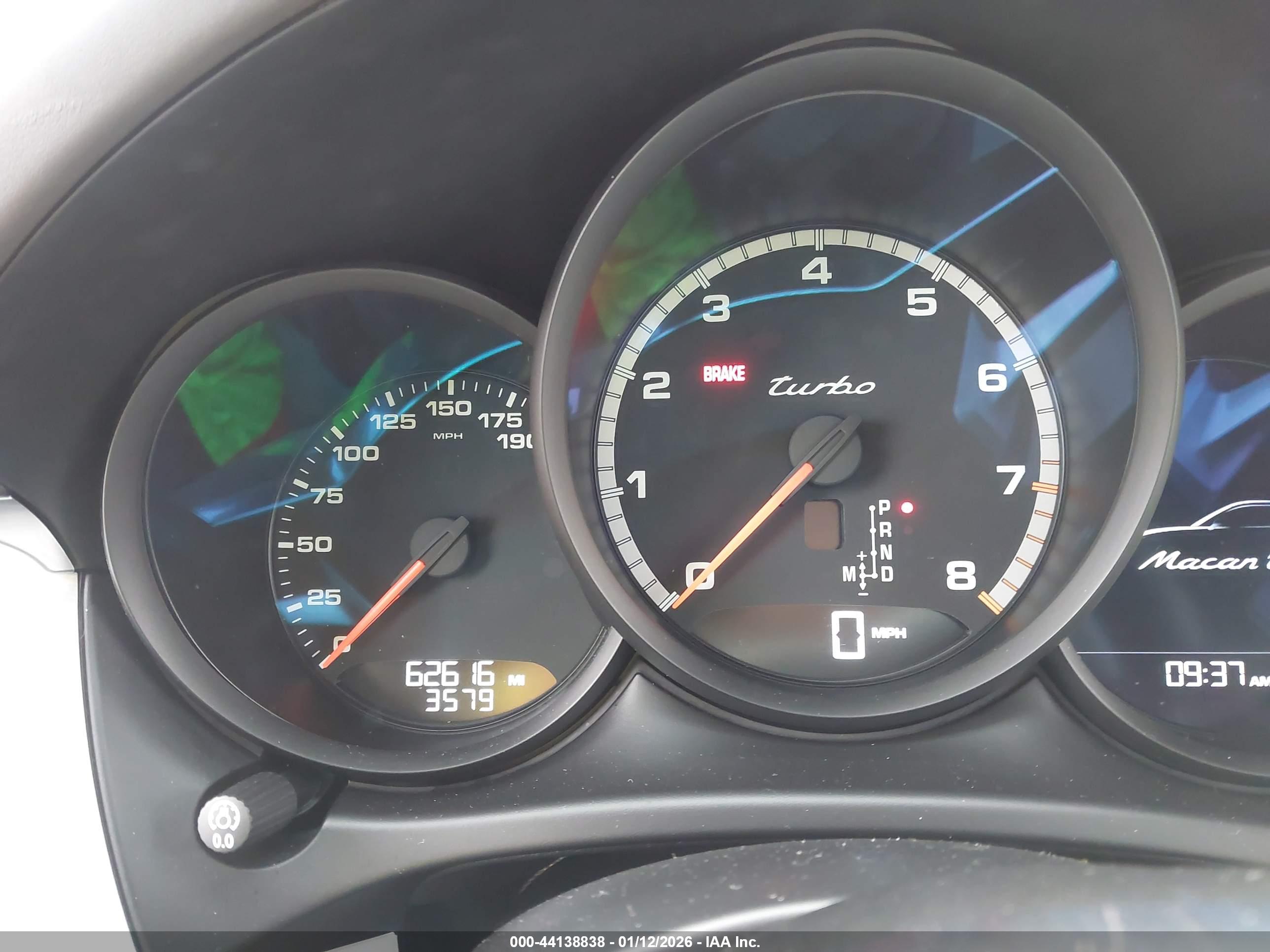 PORSCHE MACAN image 7