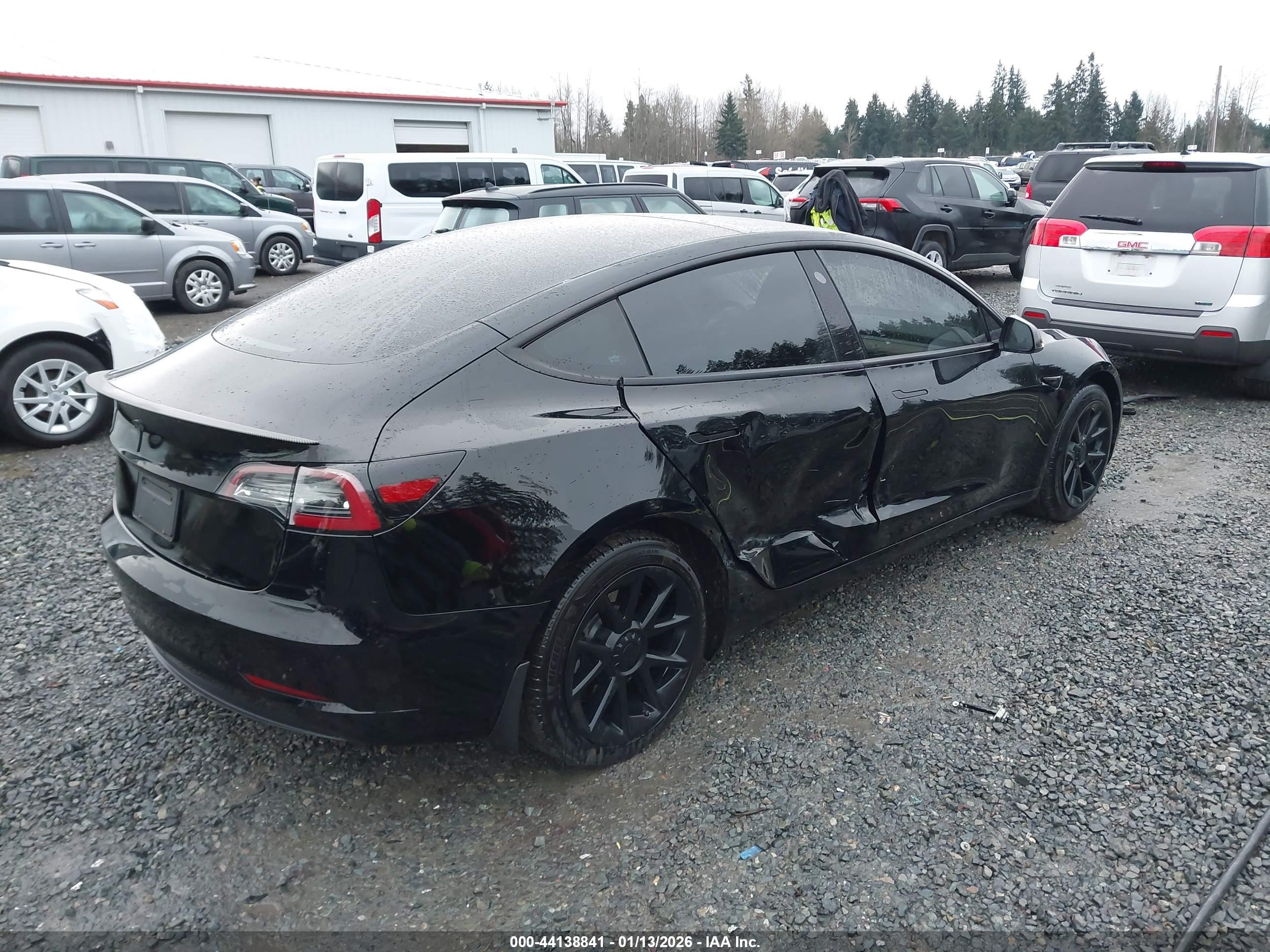 TESLA MODEL image 4