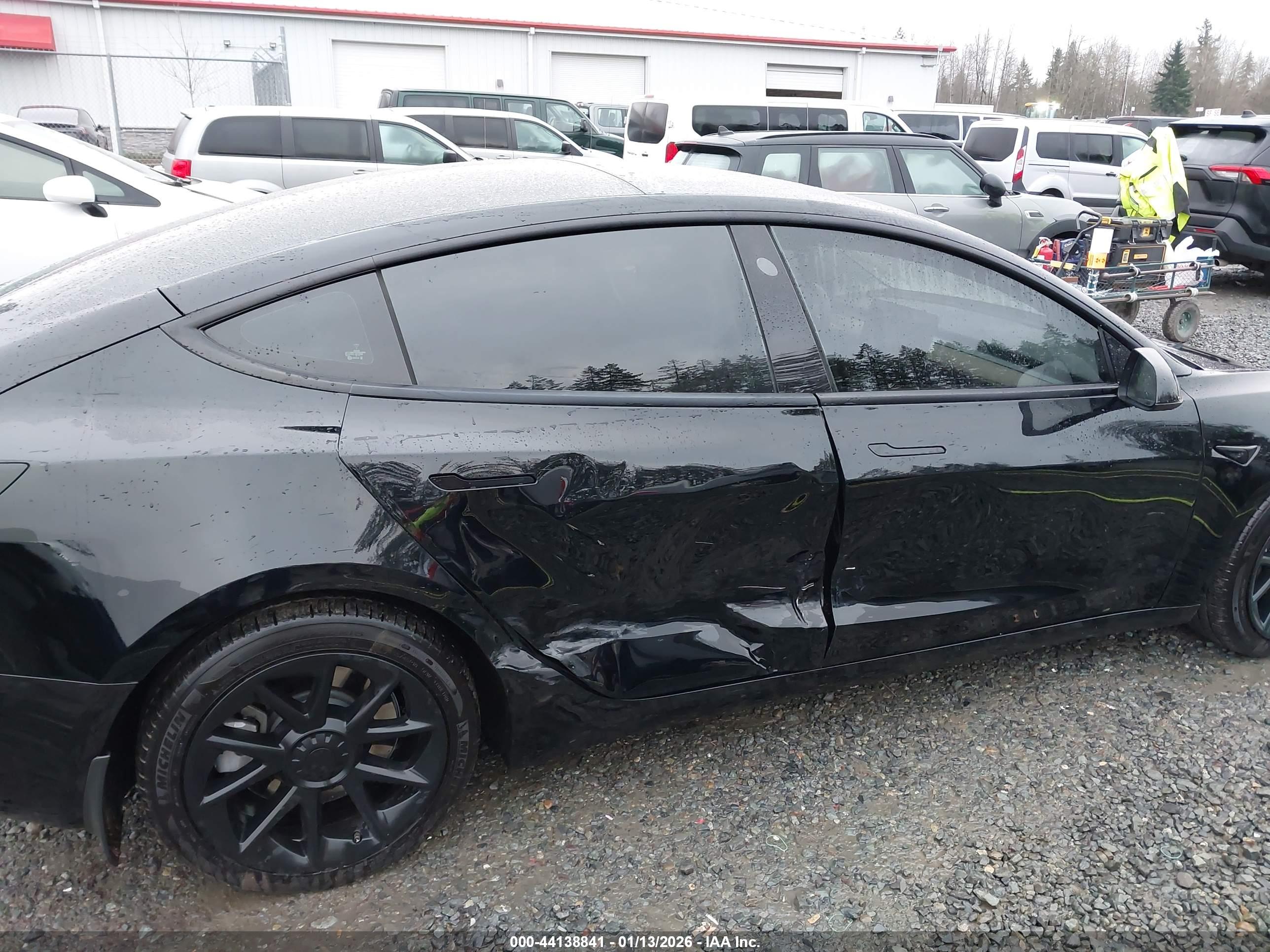 TESLA MODEL image 6