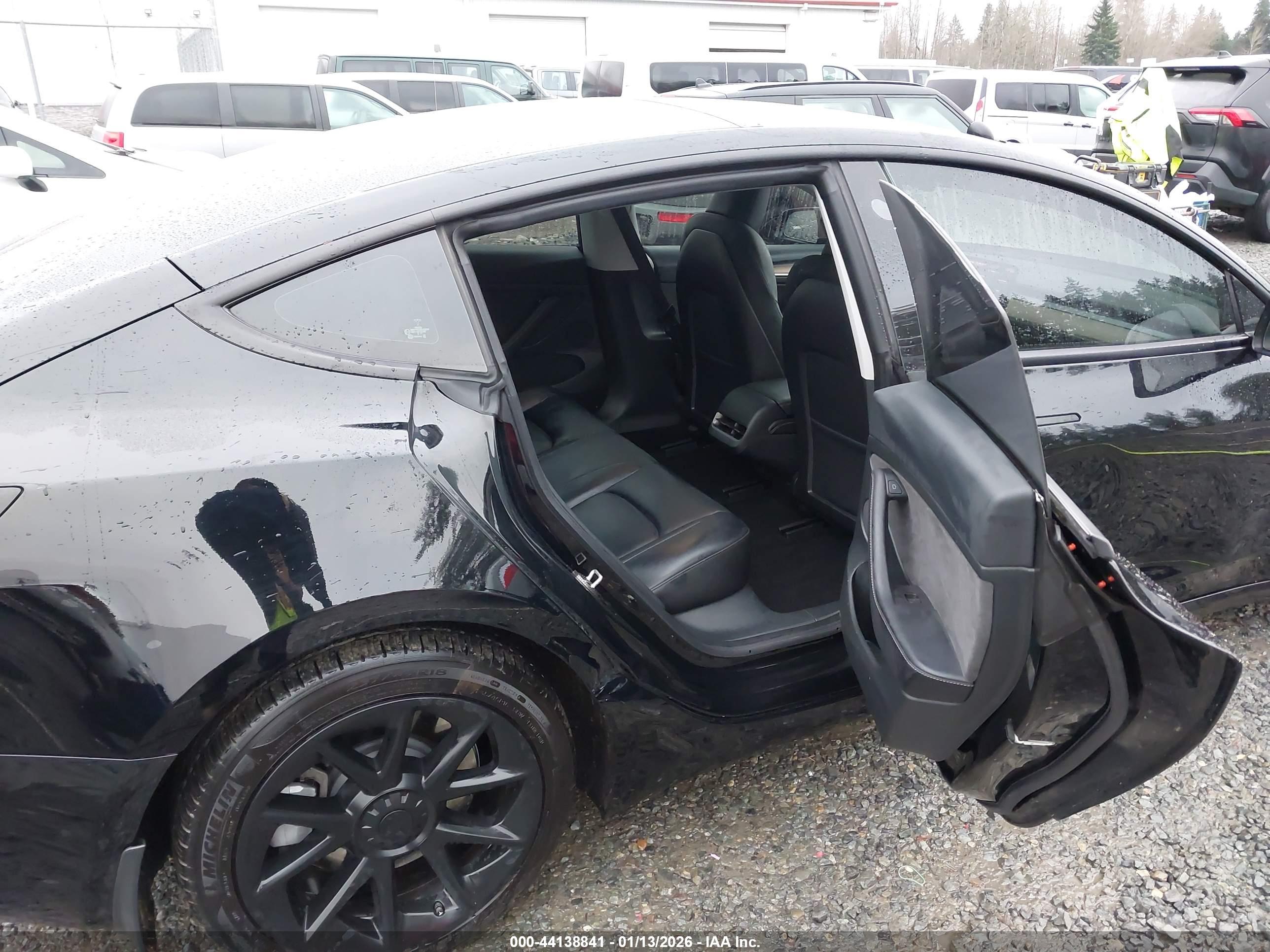 TESLA MODEL image 8
