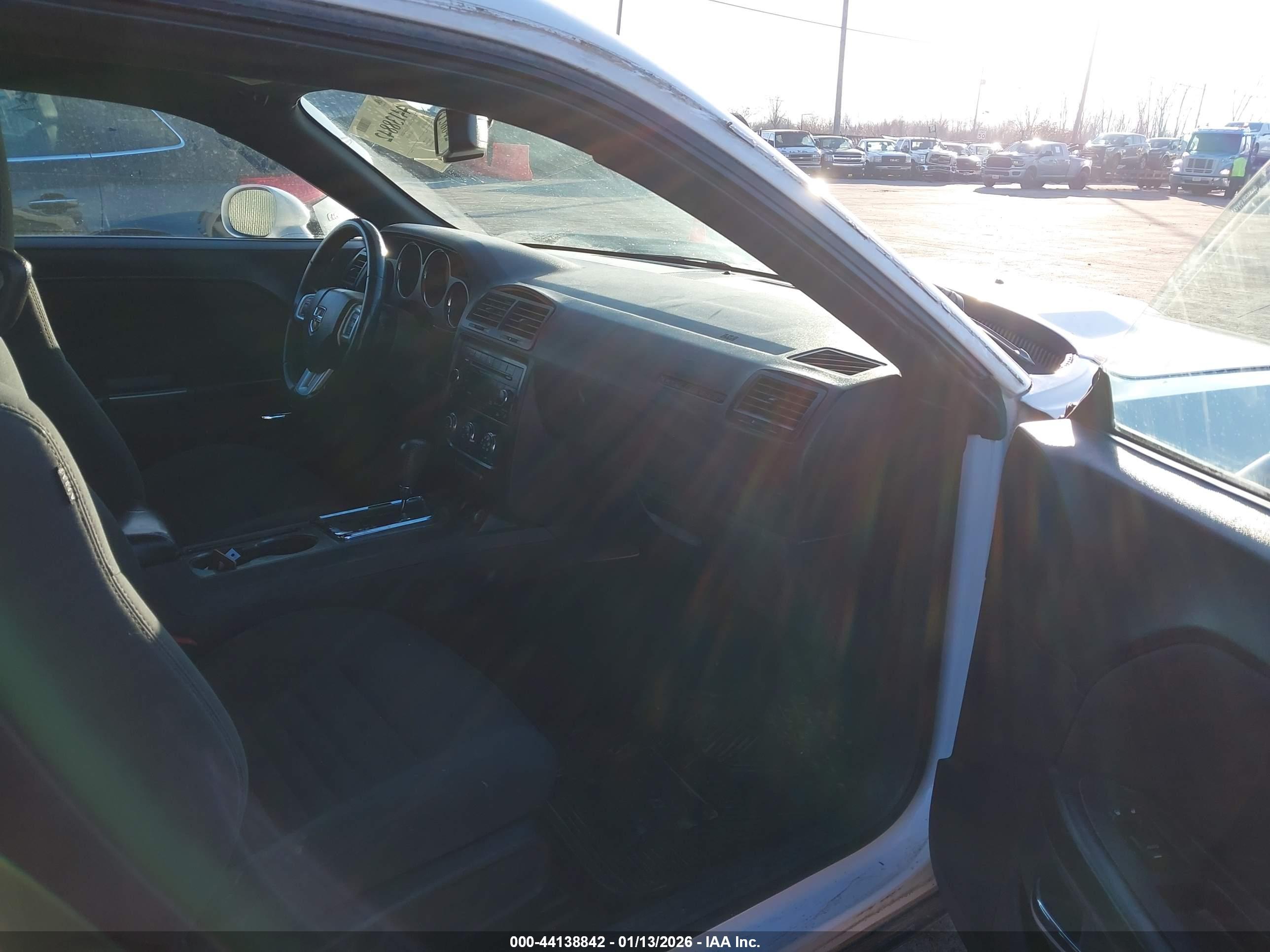 DODGE CHALLENGER image 5