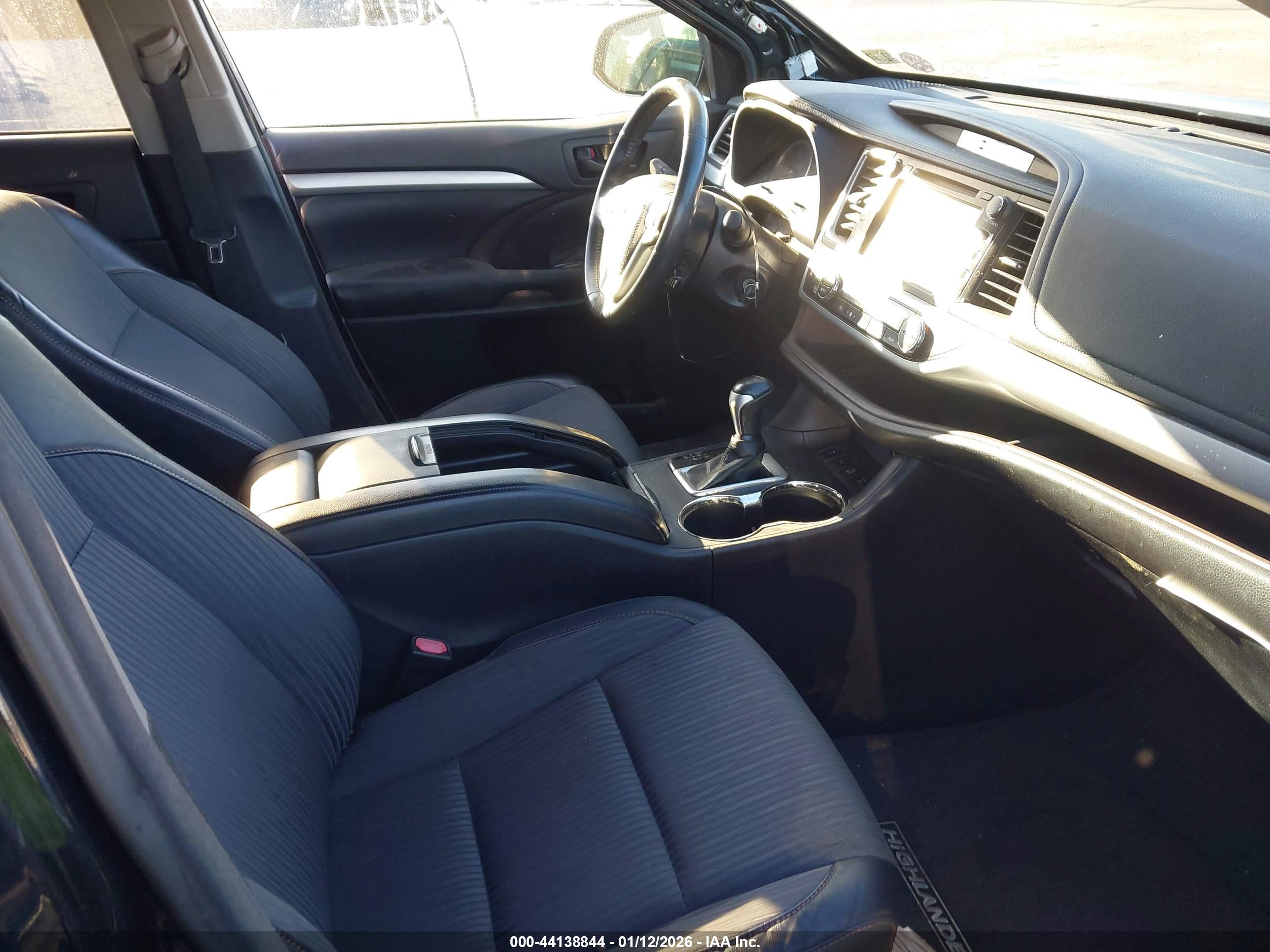 TOYOTA HIGHLANDER image 5