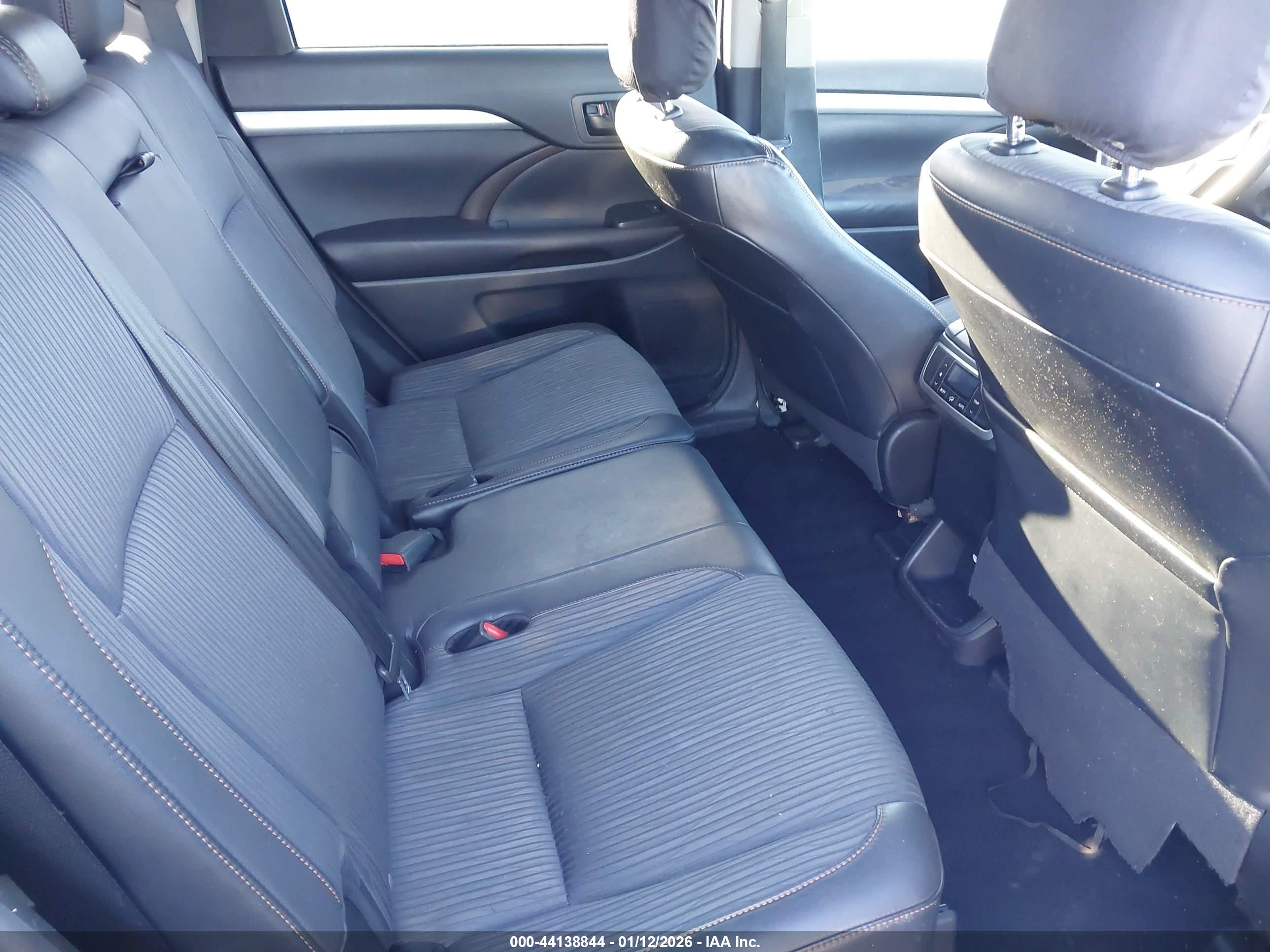 TOYOTA HIGHLANDER image 8