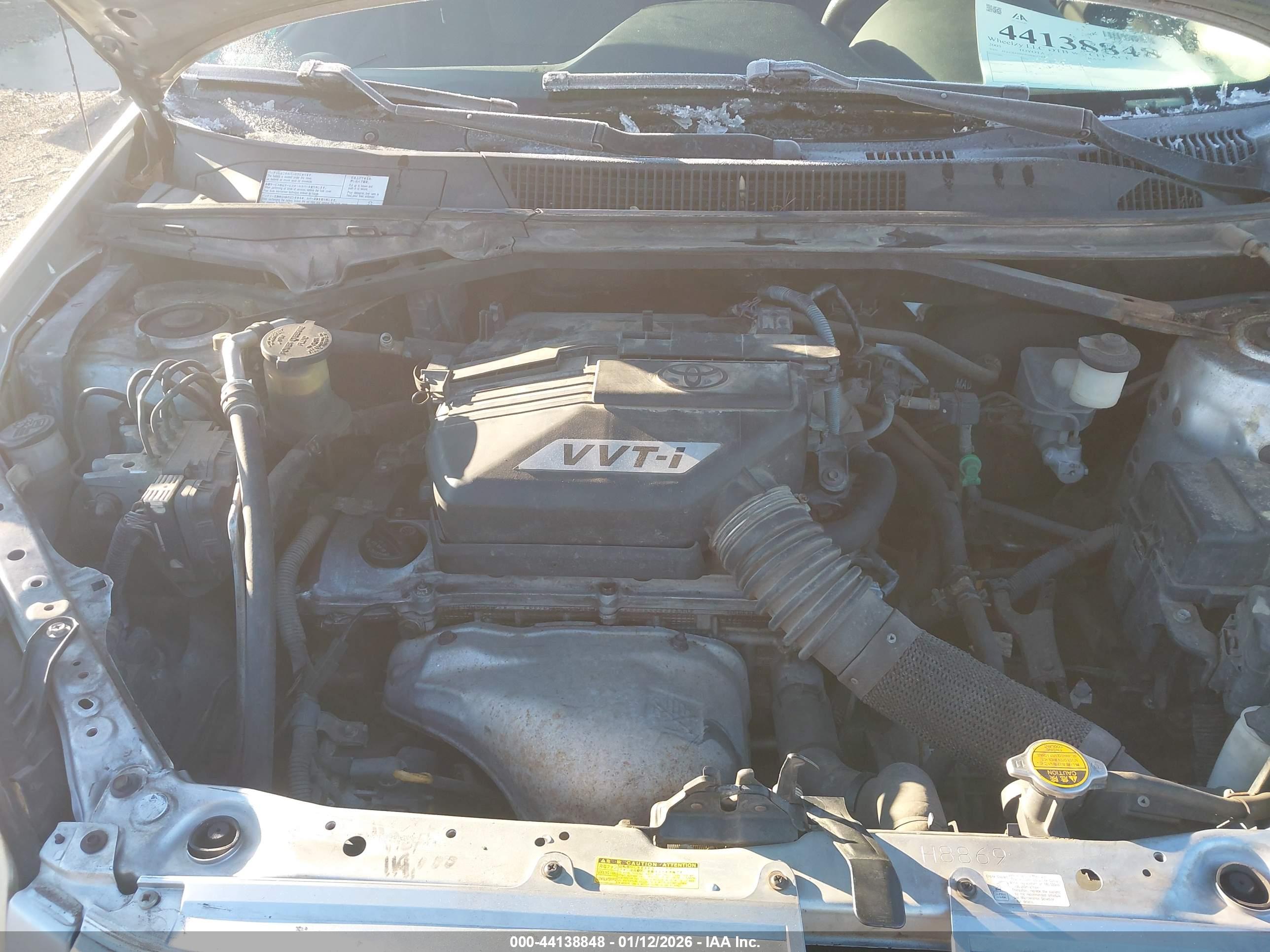 TOYOTA RAV4 image 10