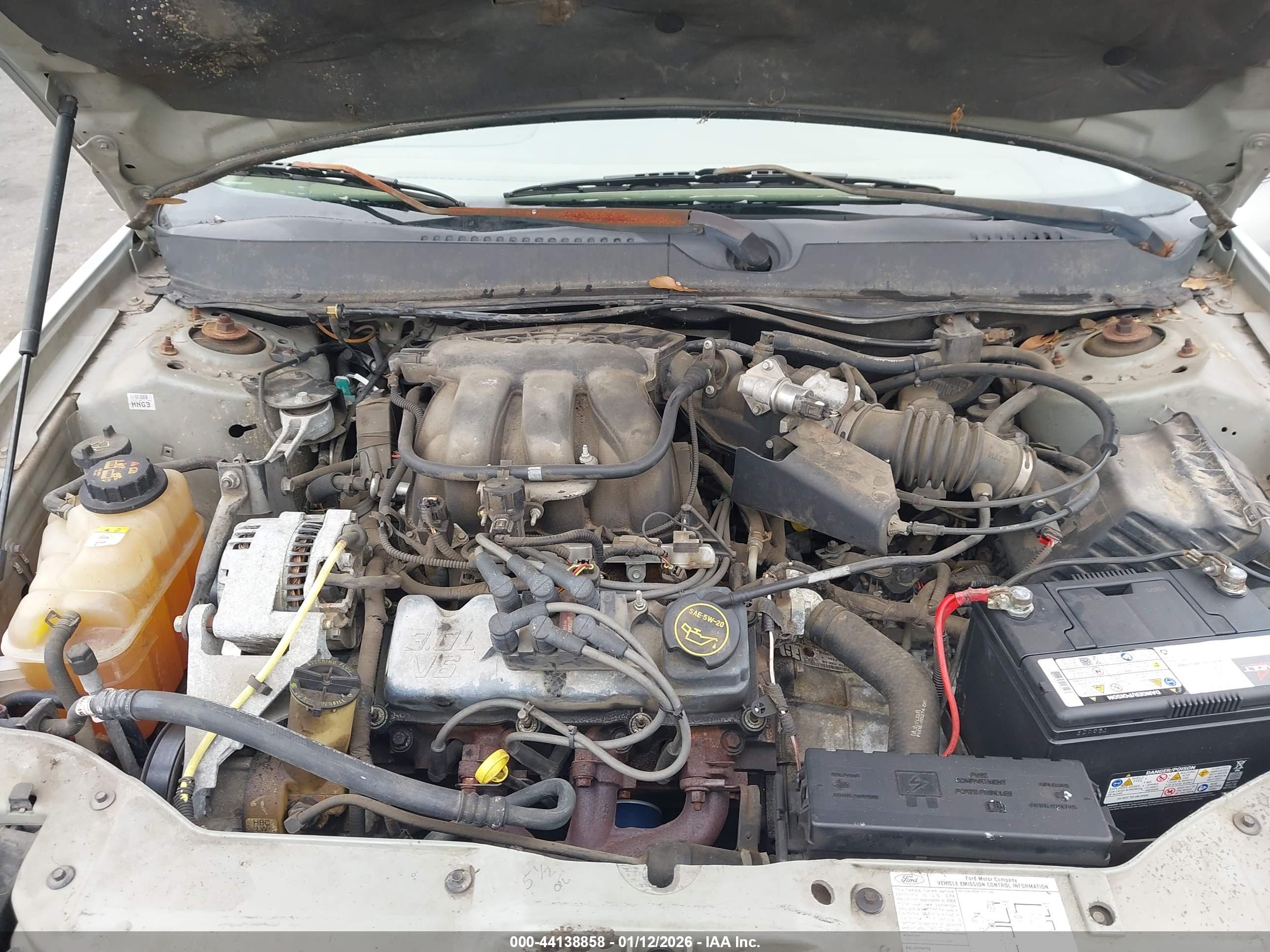 FORD TAURUS image 10