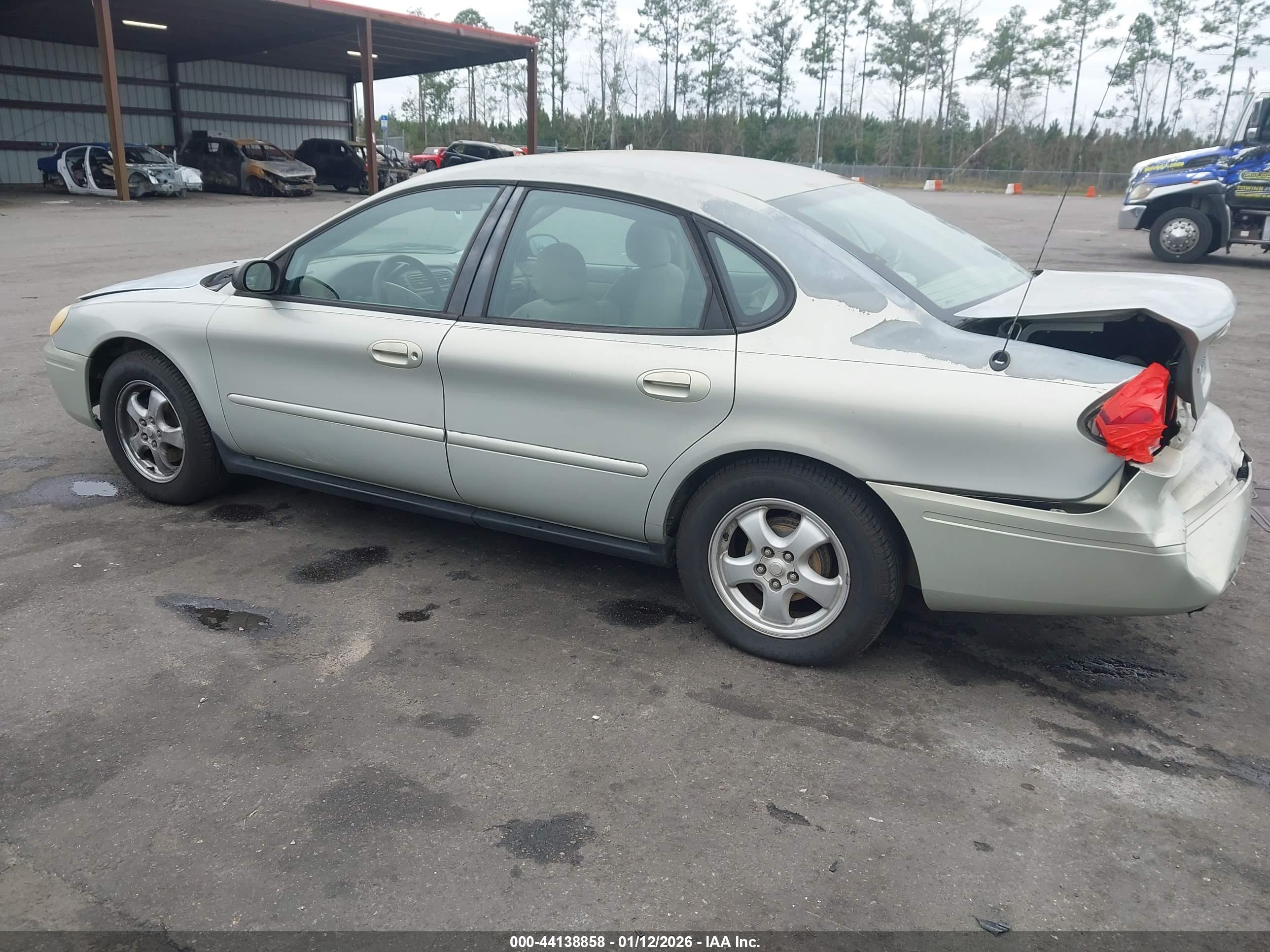 FORD TAURUS image 3