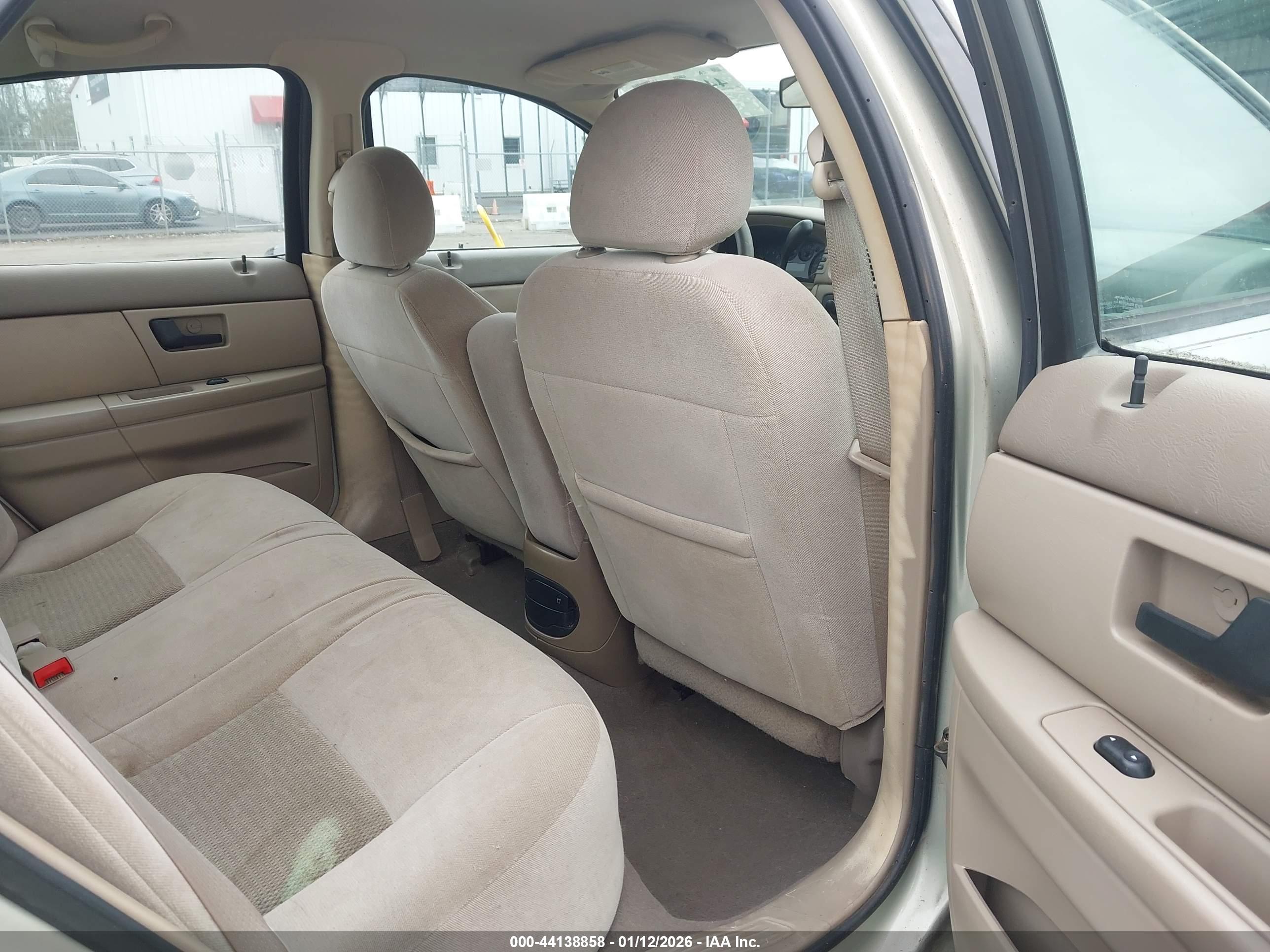 FORD TAURUS image 8