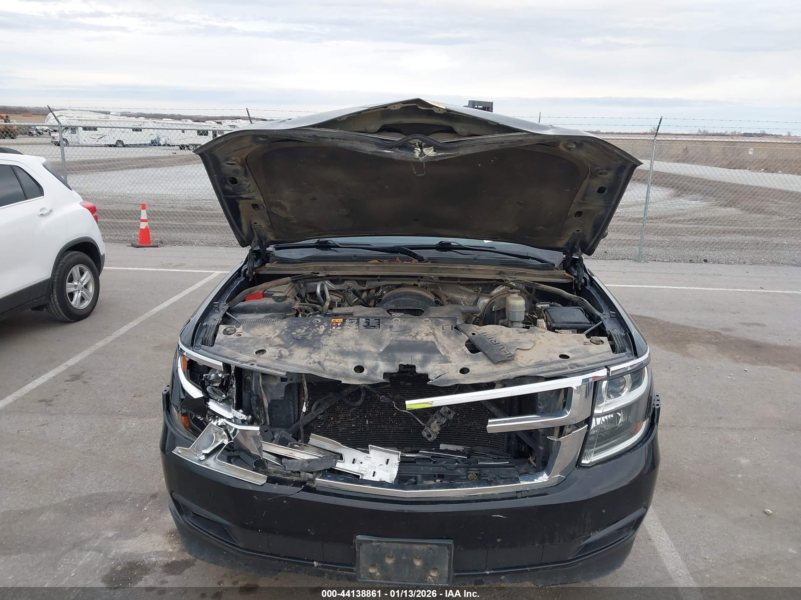 CHEVROLET SUBURBAN image 10
