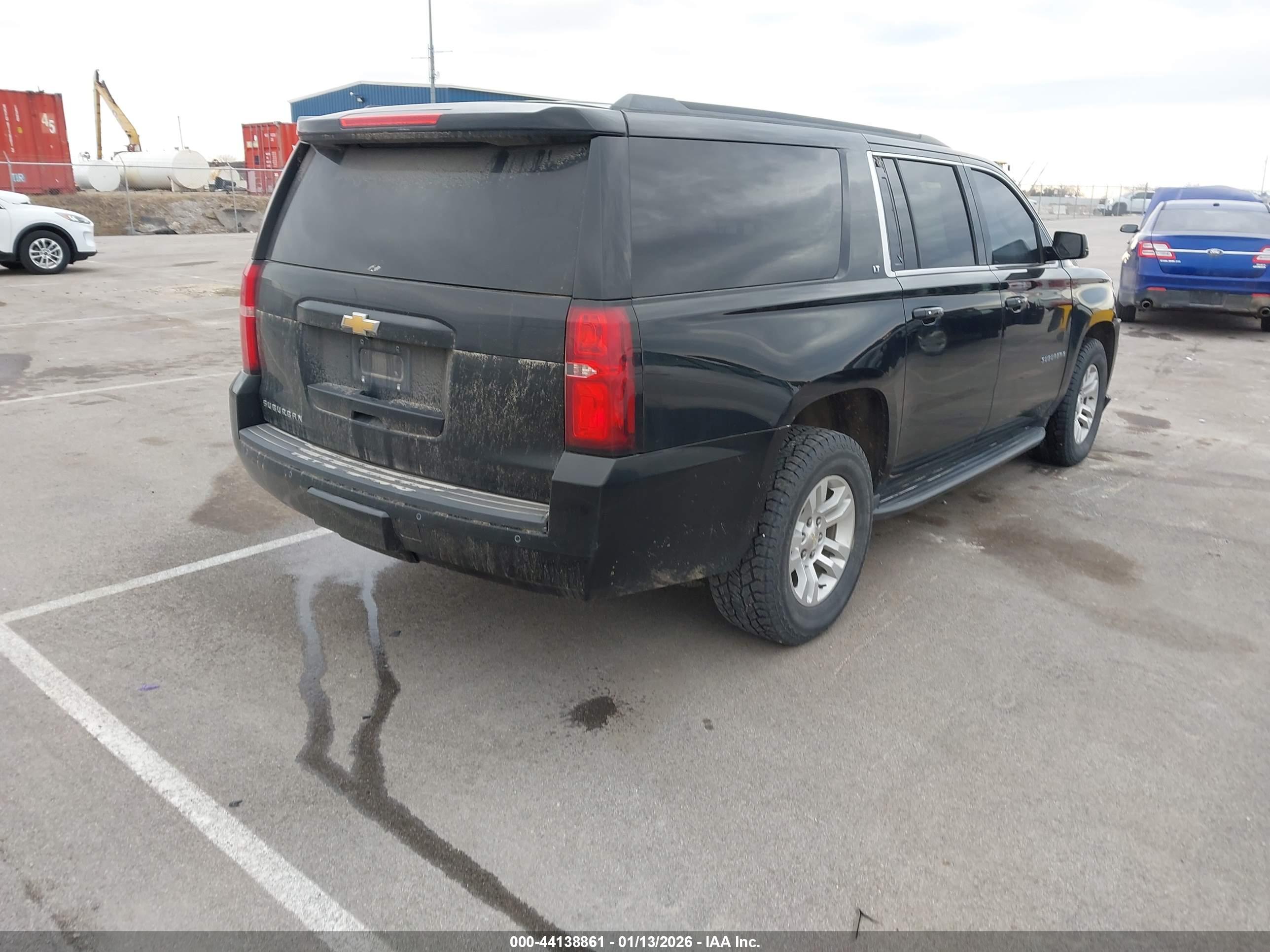 CHEVROLET SUBURBAN image 4