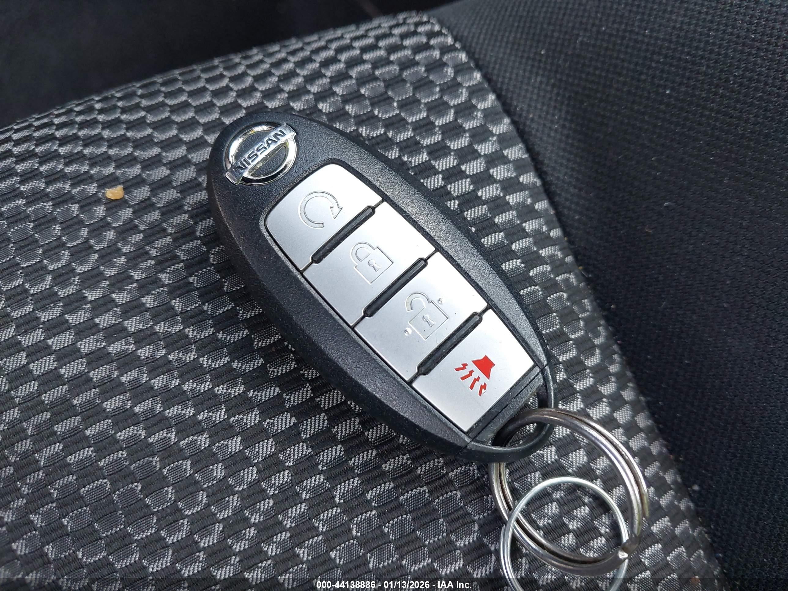 NISSAN ROGUE image 11