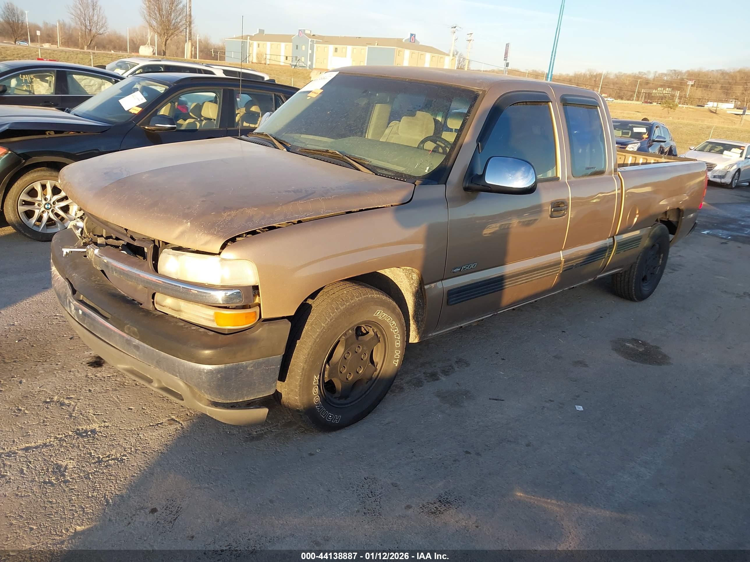 CHEVROLET SILVERADO image 2