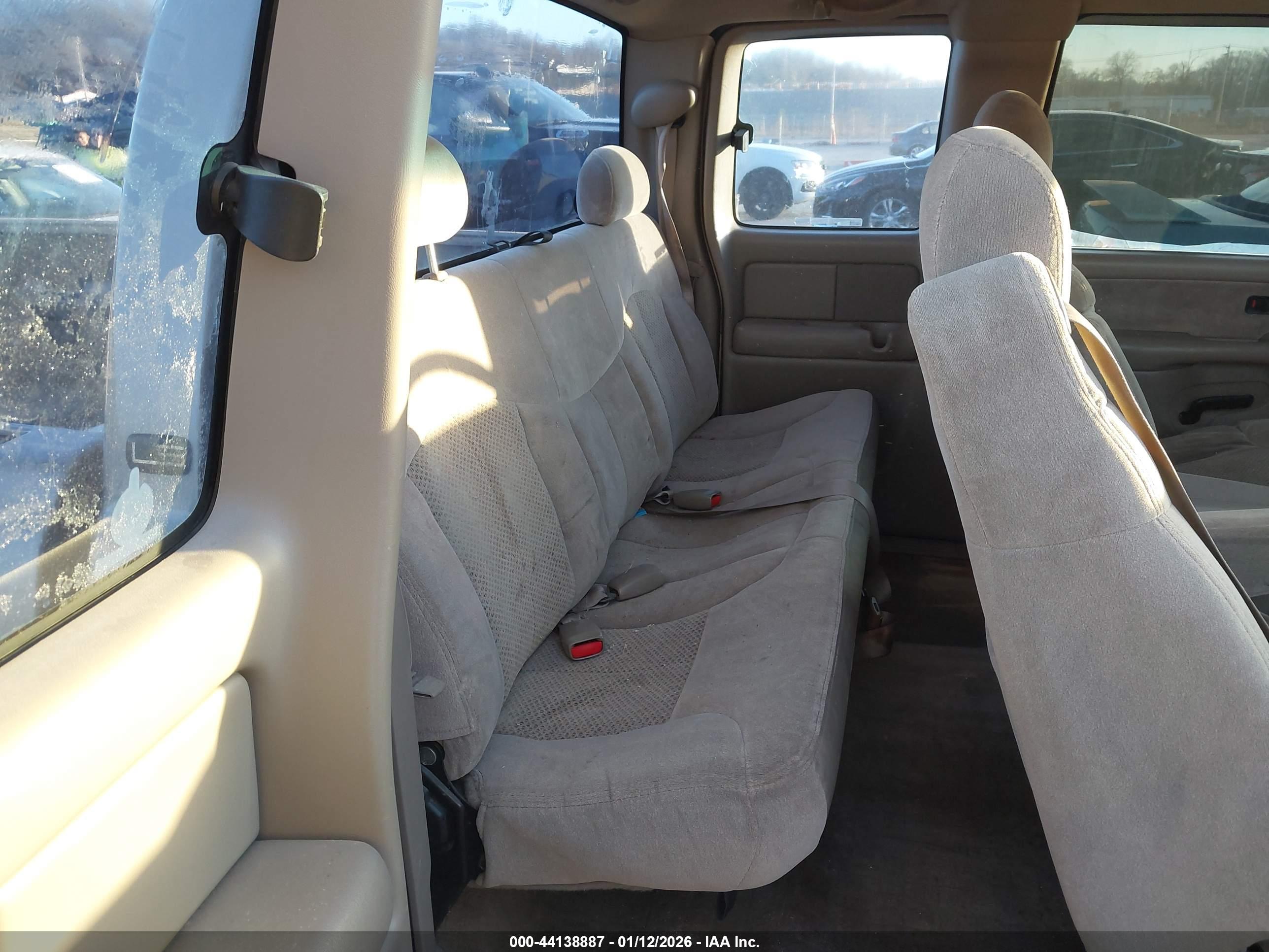 CHEVROLET SILVERADO image 8