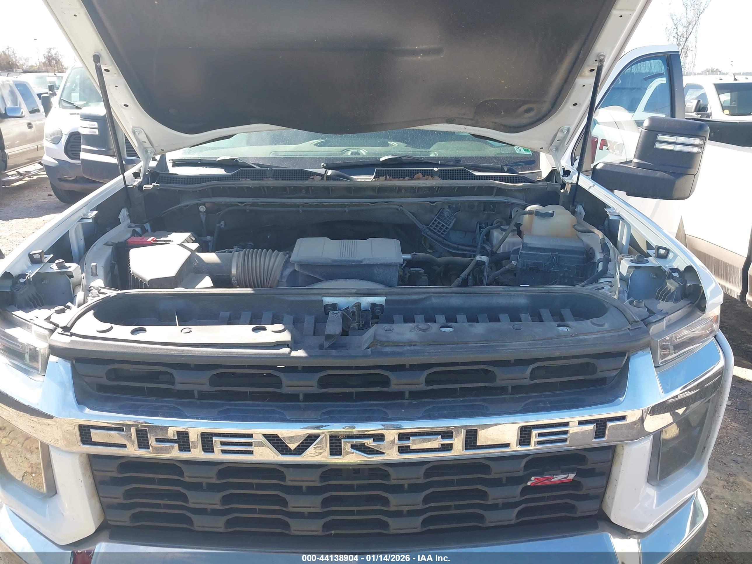 CHEVROLET SILVERADO image 10
