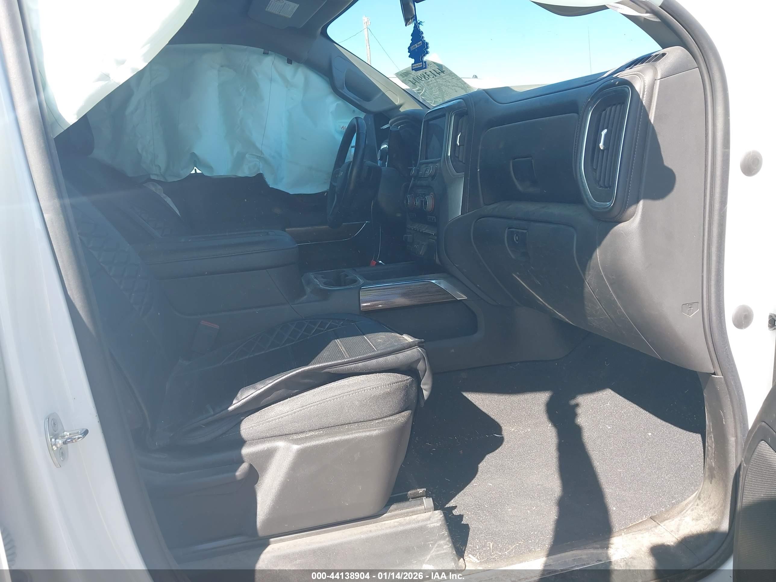 CHEVROLET SILVERADO image 5