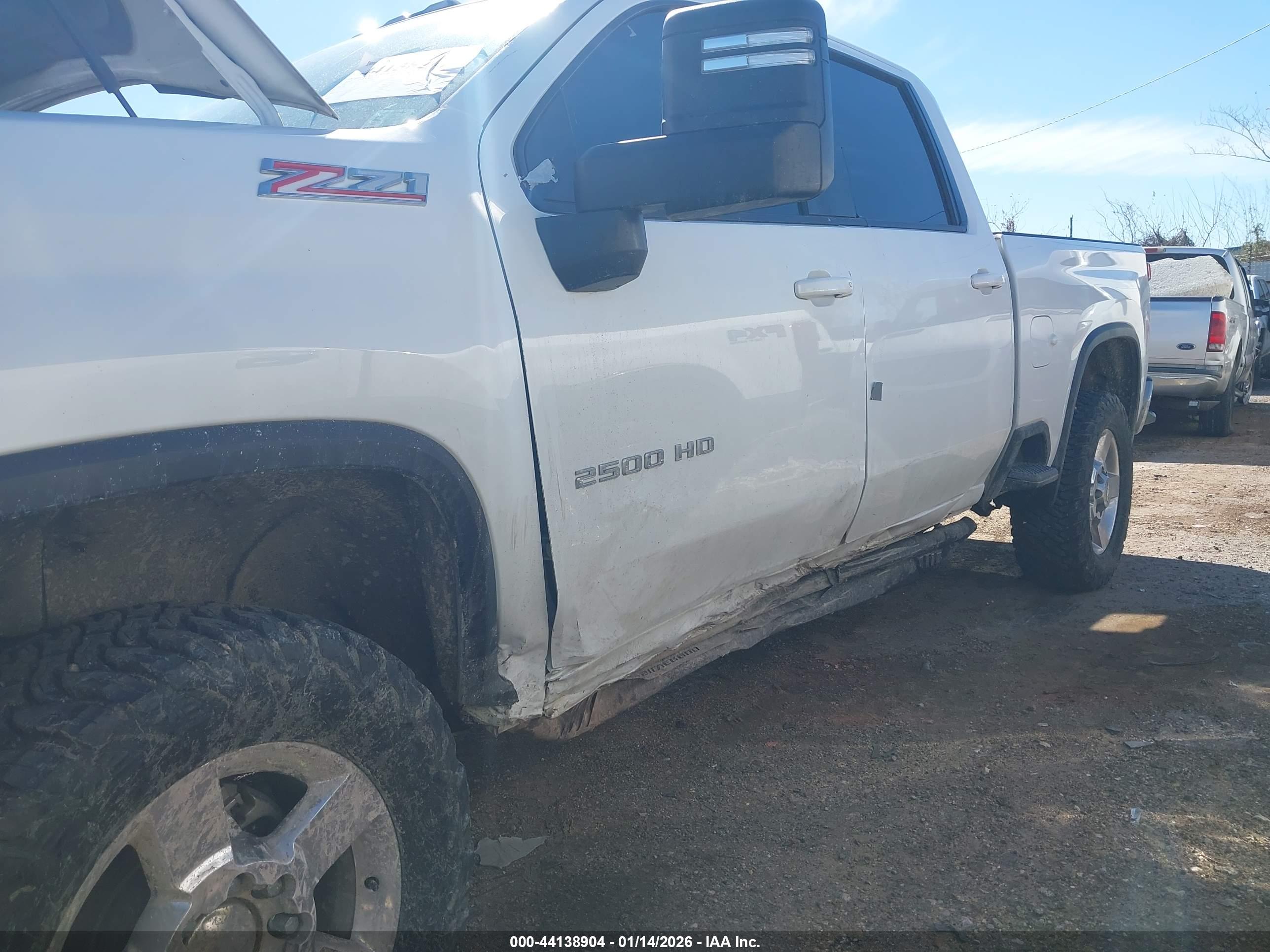CHEVROLET SILVERADO image 6