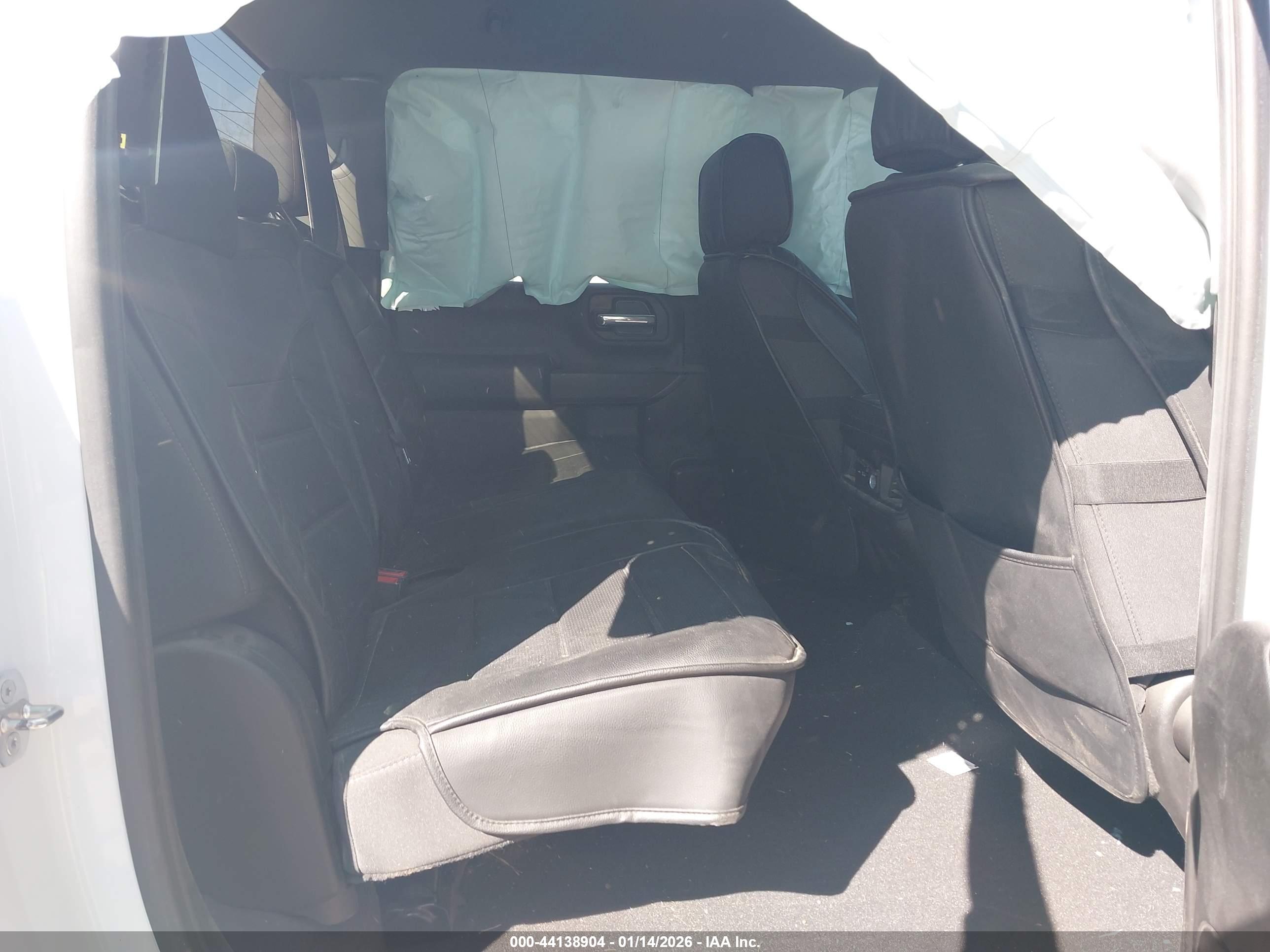 CHEVROLET SILVERADO image 8