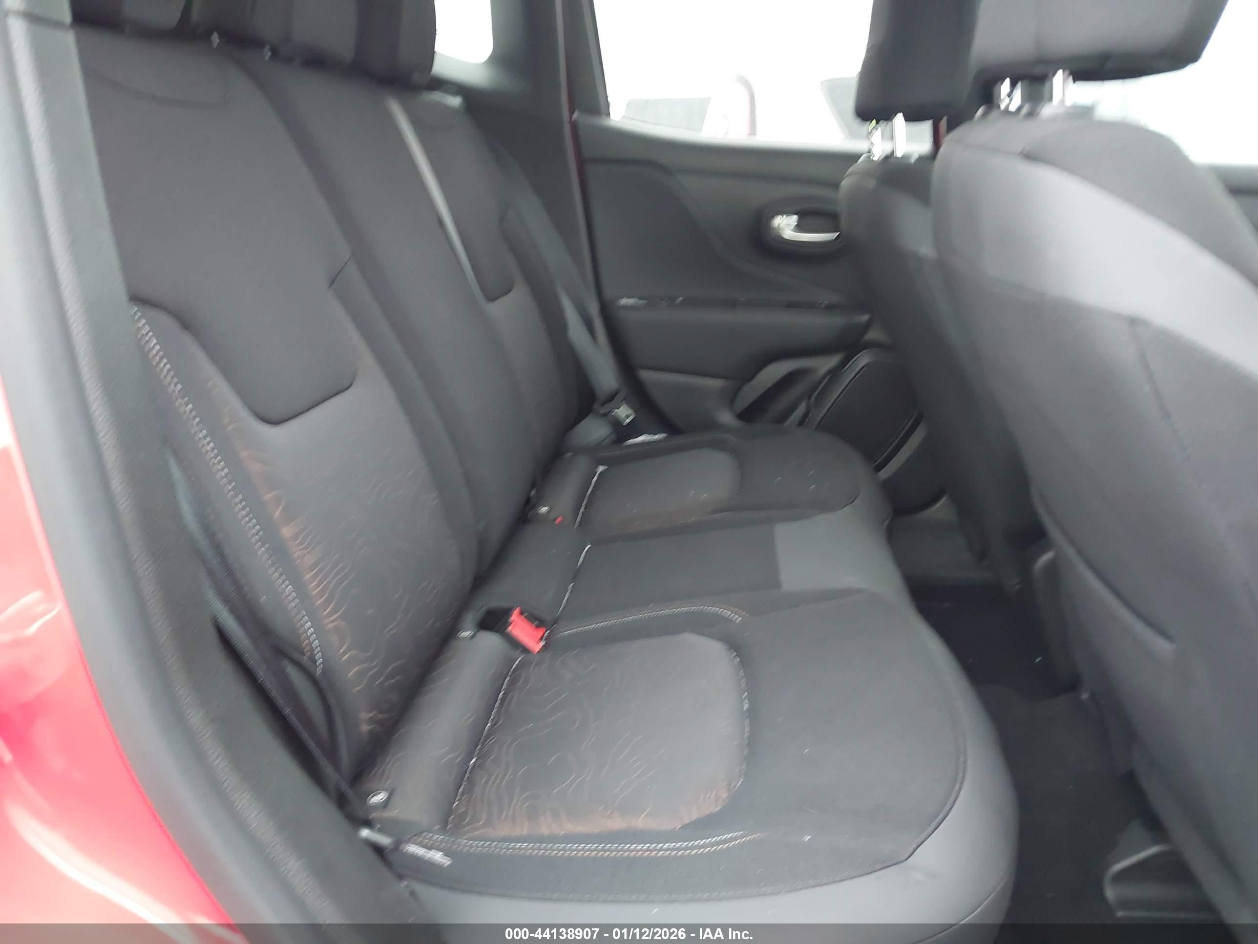JEEP RENEGADE image 8