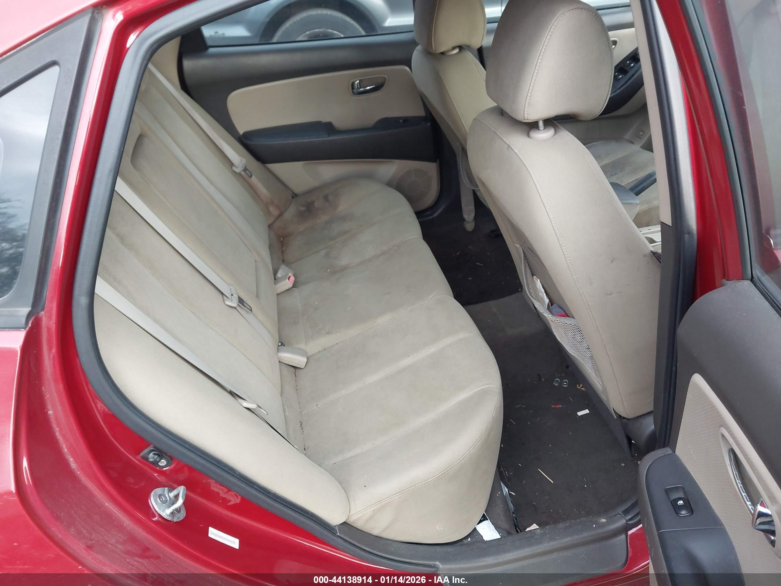 HYUNDAI ELANTRA image 8
