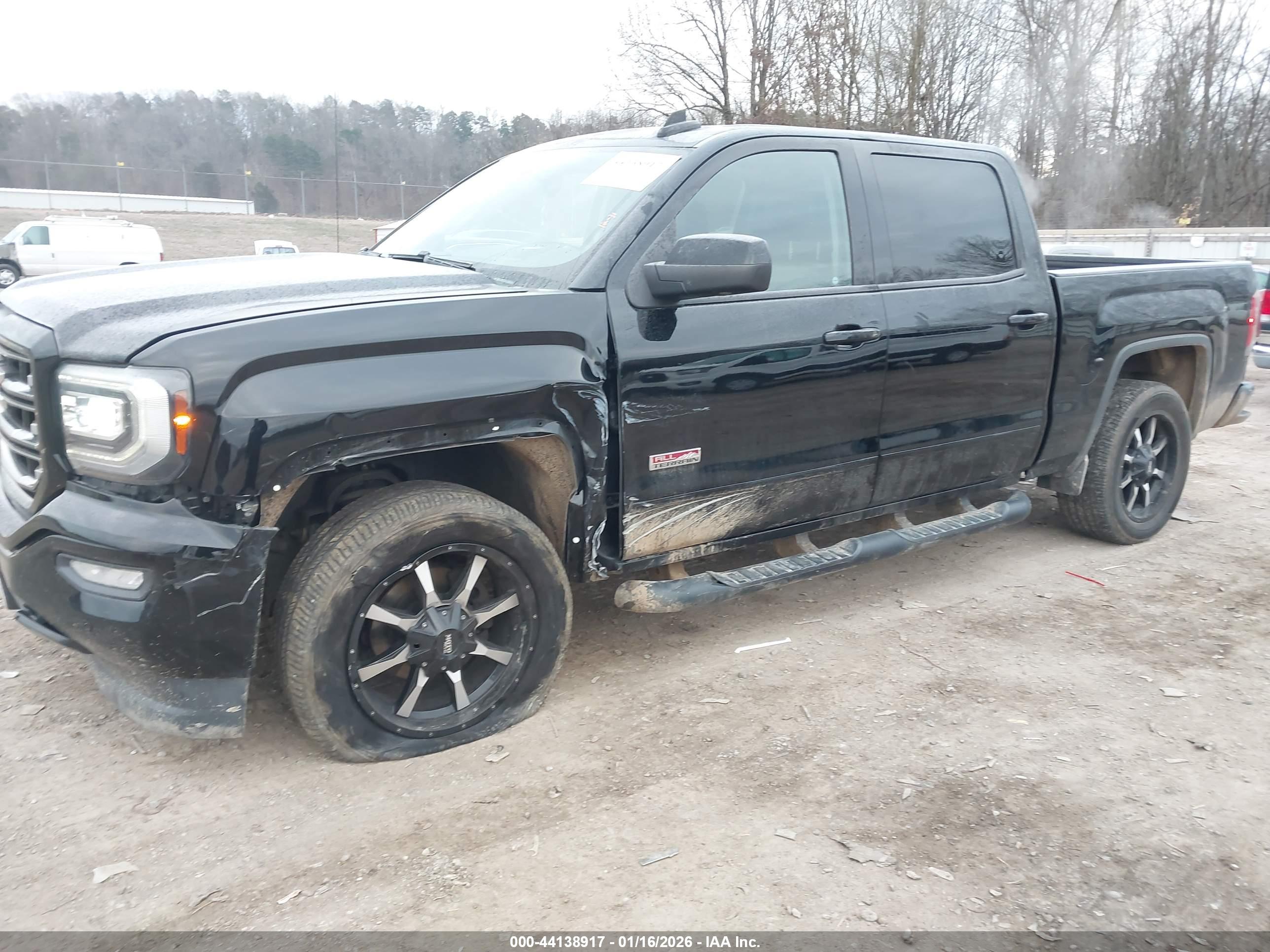 GMC SIERRA image 2