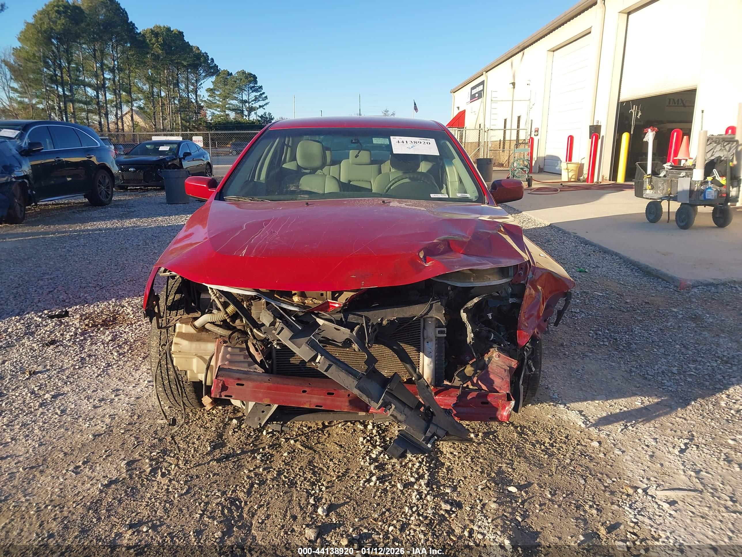 FORD FUSION image 6