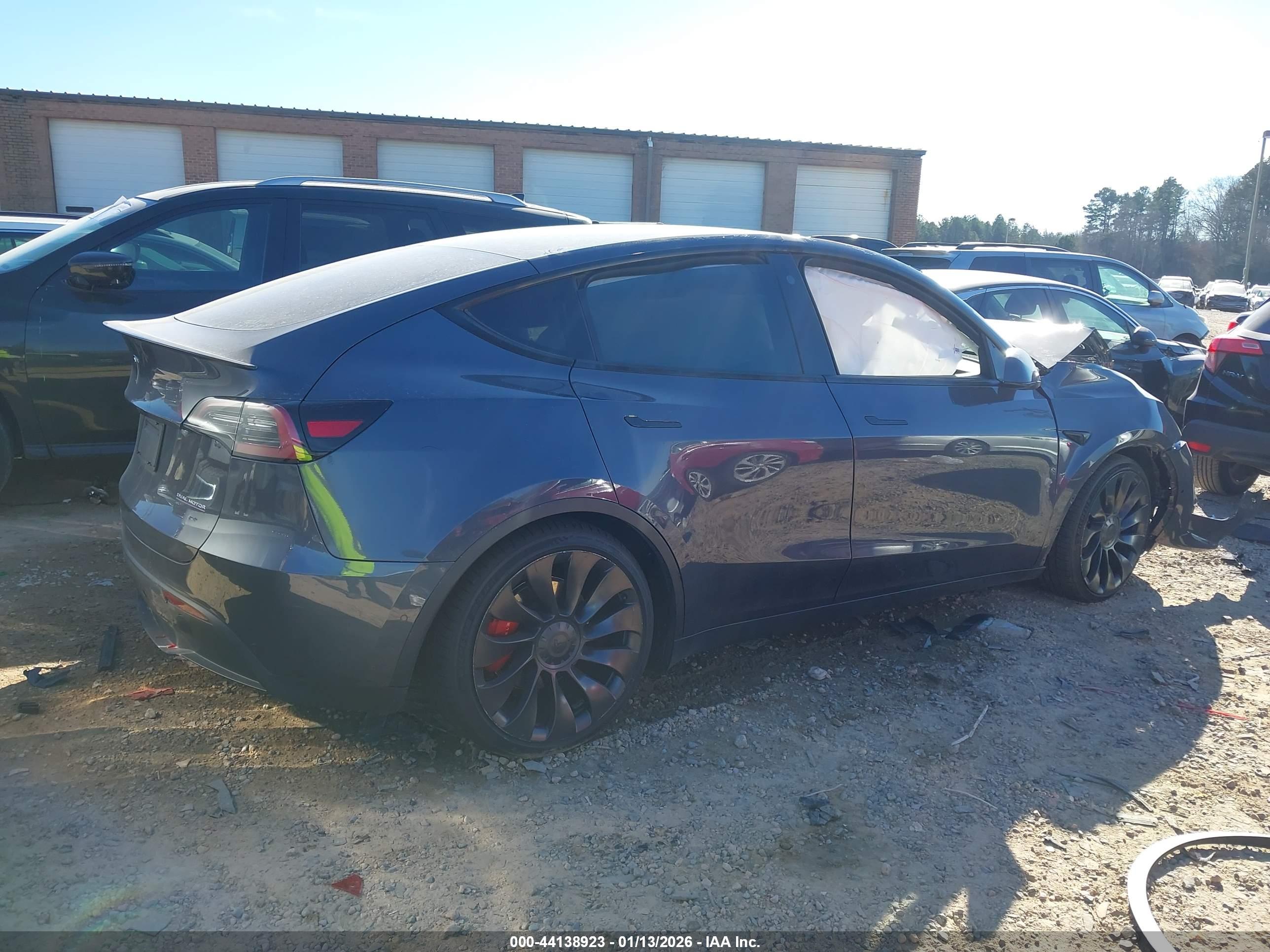 TESLA MODEL image 4