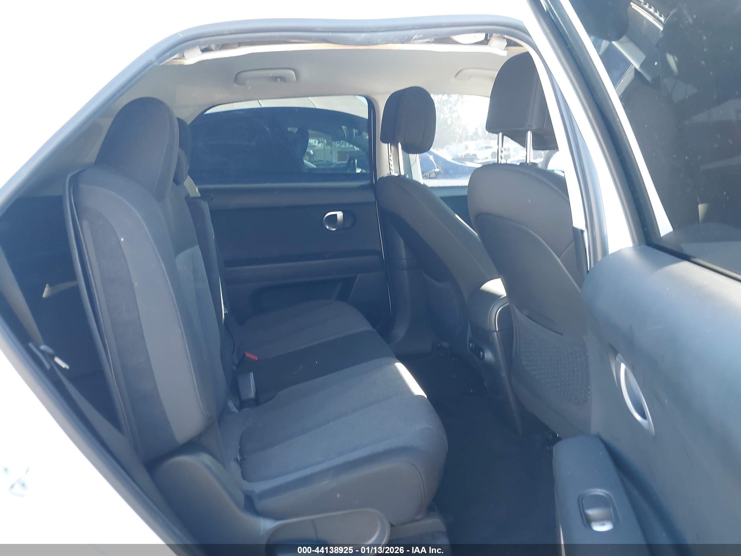 HYUNDAI IONIQ image 8