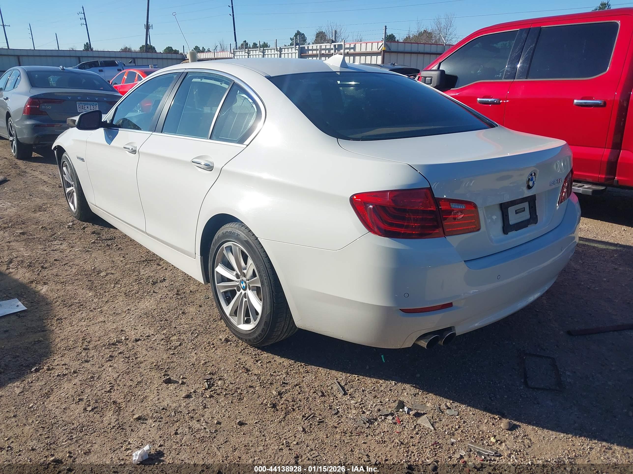 BMW 528I image 3