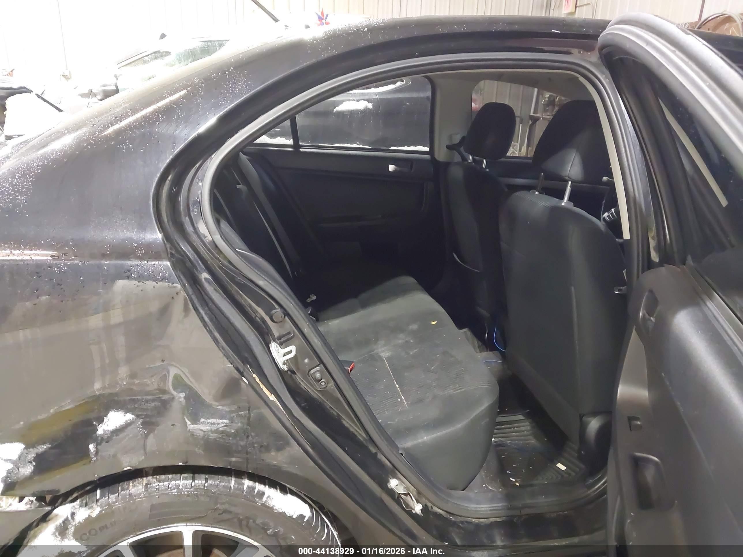 MITSUBISHI LANCER image 8