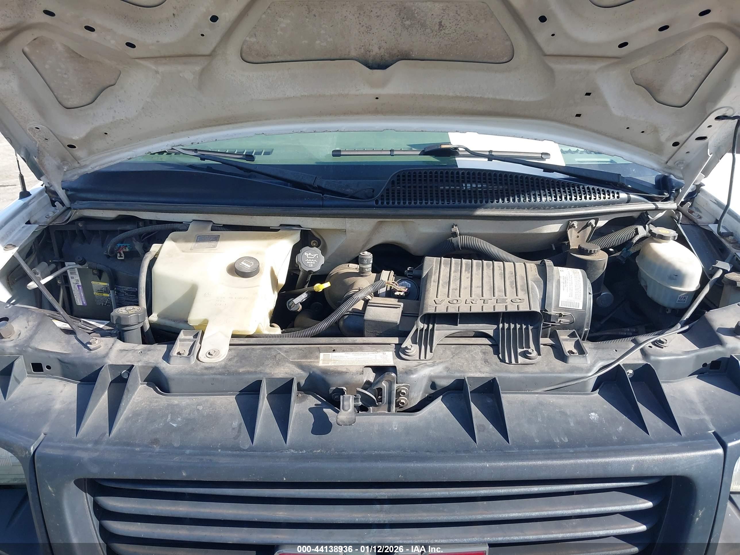 GMC SAVANA image 10