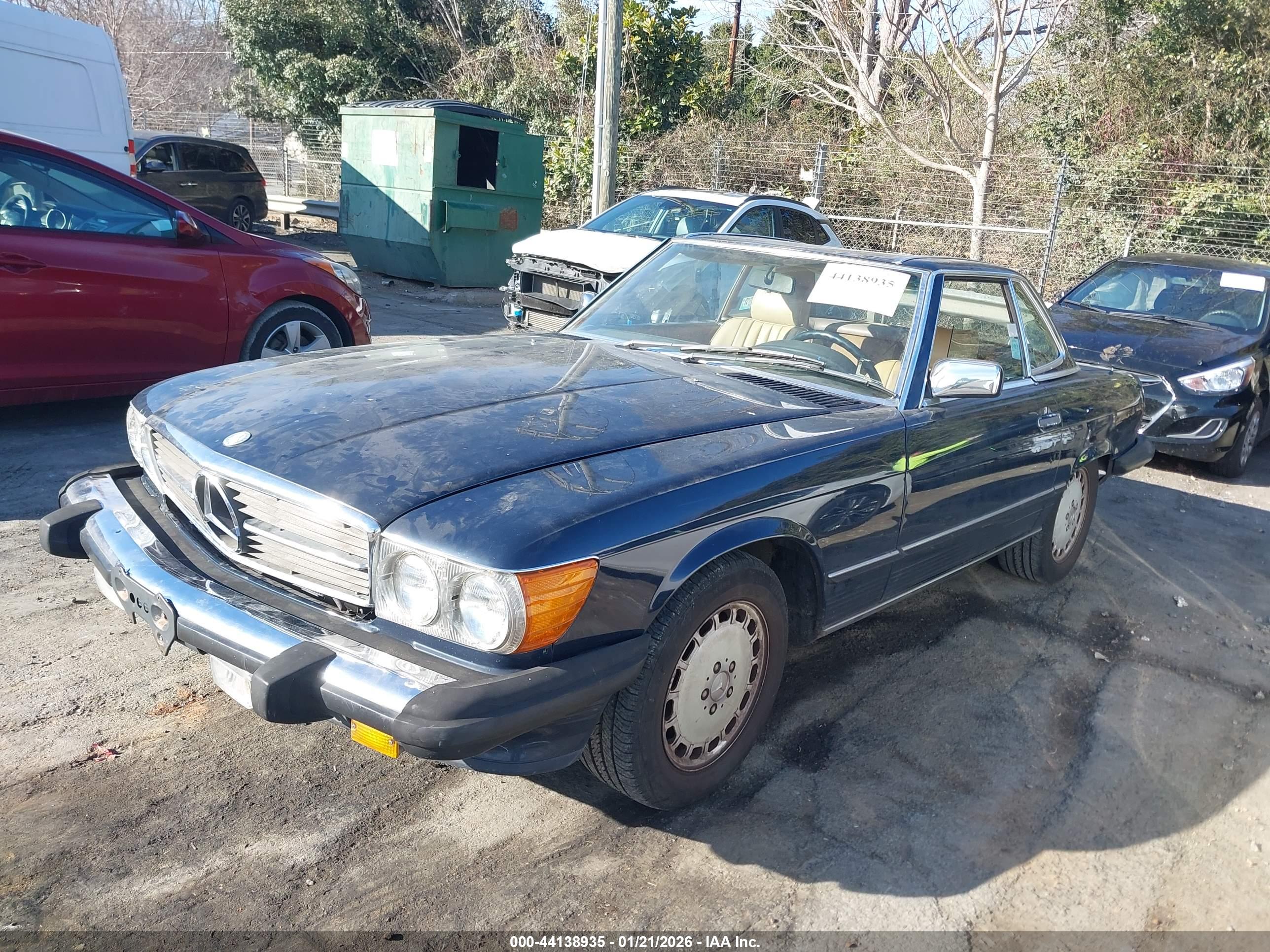 MERCEDES-BENZ 560 image 2