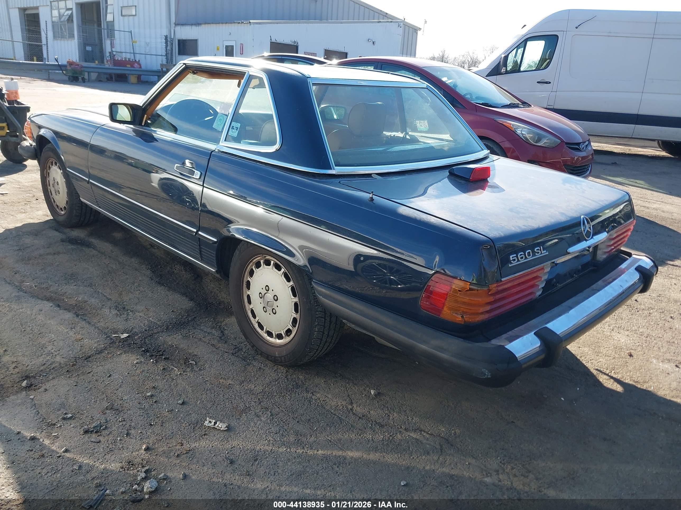 MERCEDES-BENZ 560 image 3